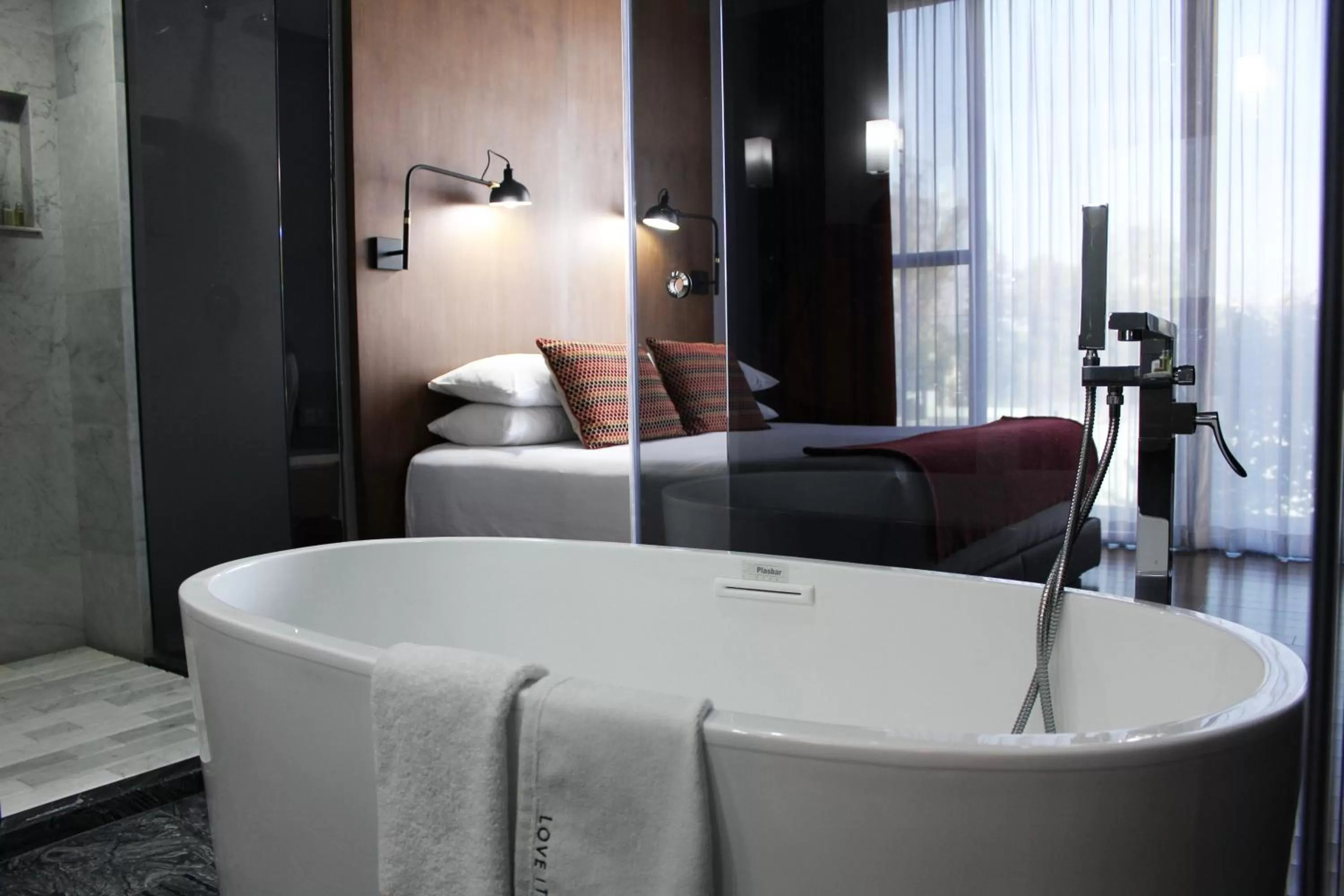 Bathroom, Bed in Hotel Love It CAS Consulado