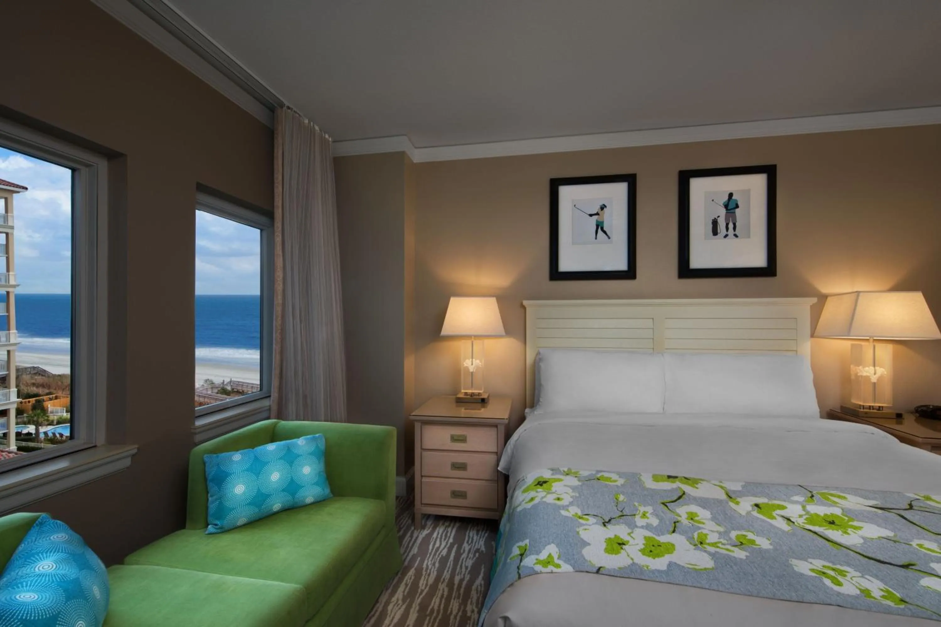 Bedroom, Bed in Marriott's OceanWatch Villas at Grande Dunes