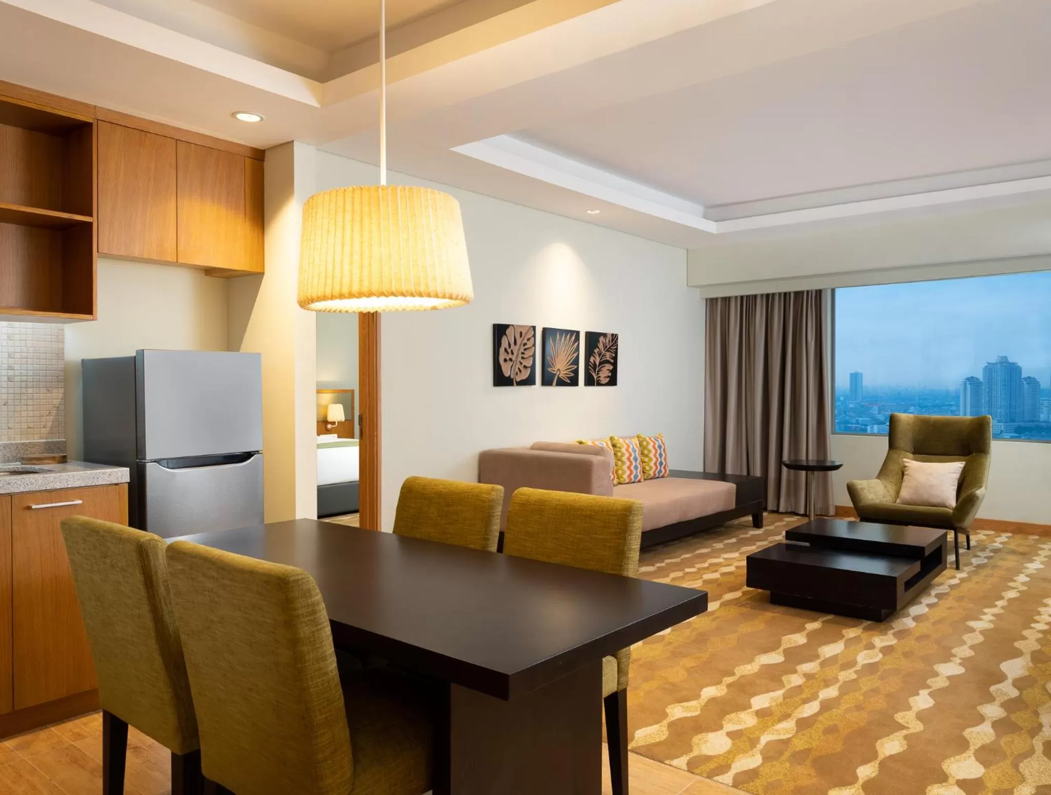 Living room in Holiday Inn & Suites Jakarta Gajah Mada by IHG