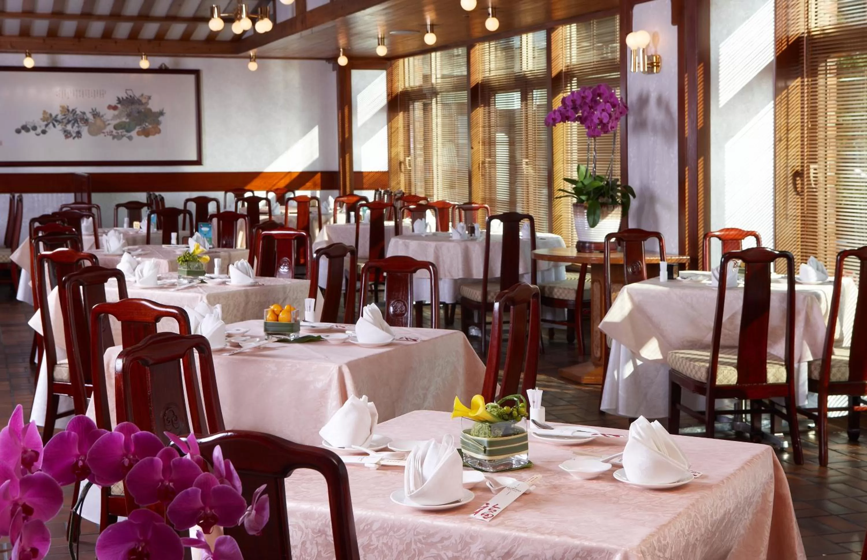 Restaurant/places to eat in The Howard Plaza Hotel Taipei