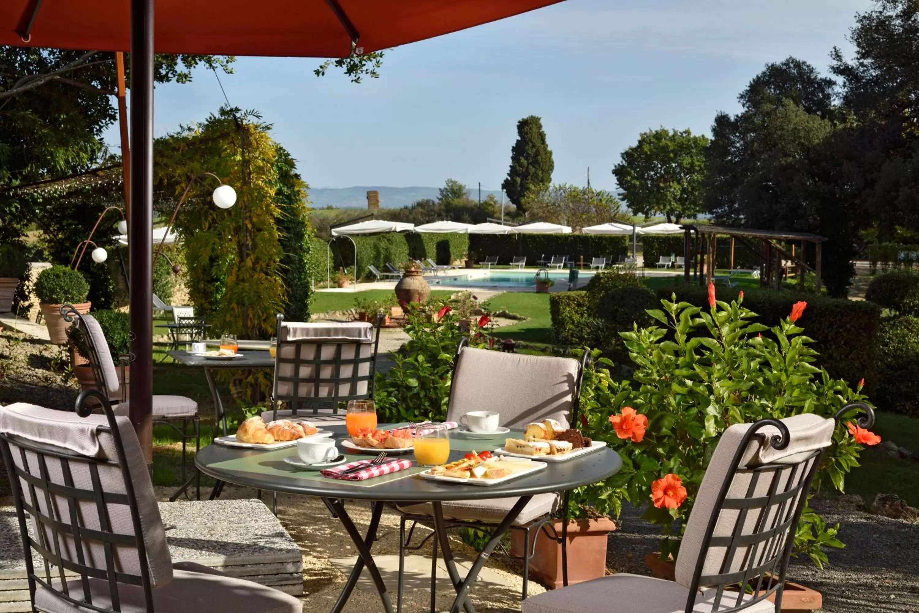 Food and drinks in Villa Sabolini