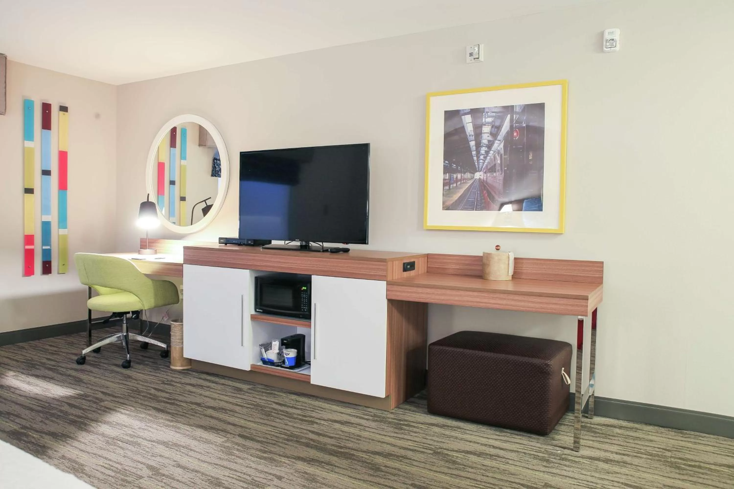 Bedroom in Hampton Inn & Suites Mount Laurel/Moorestown