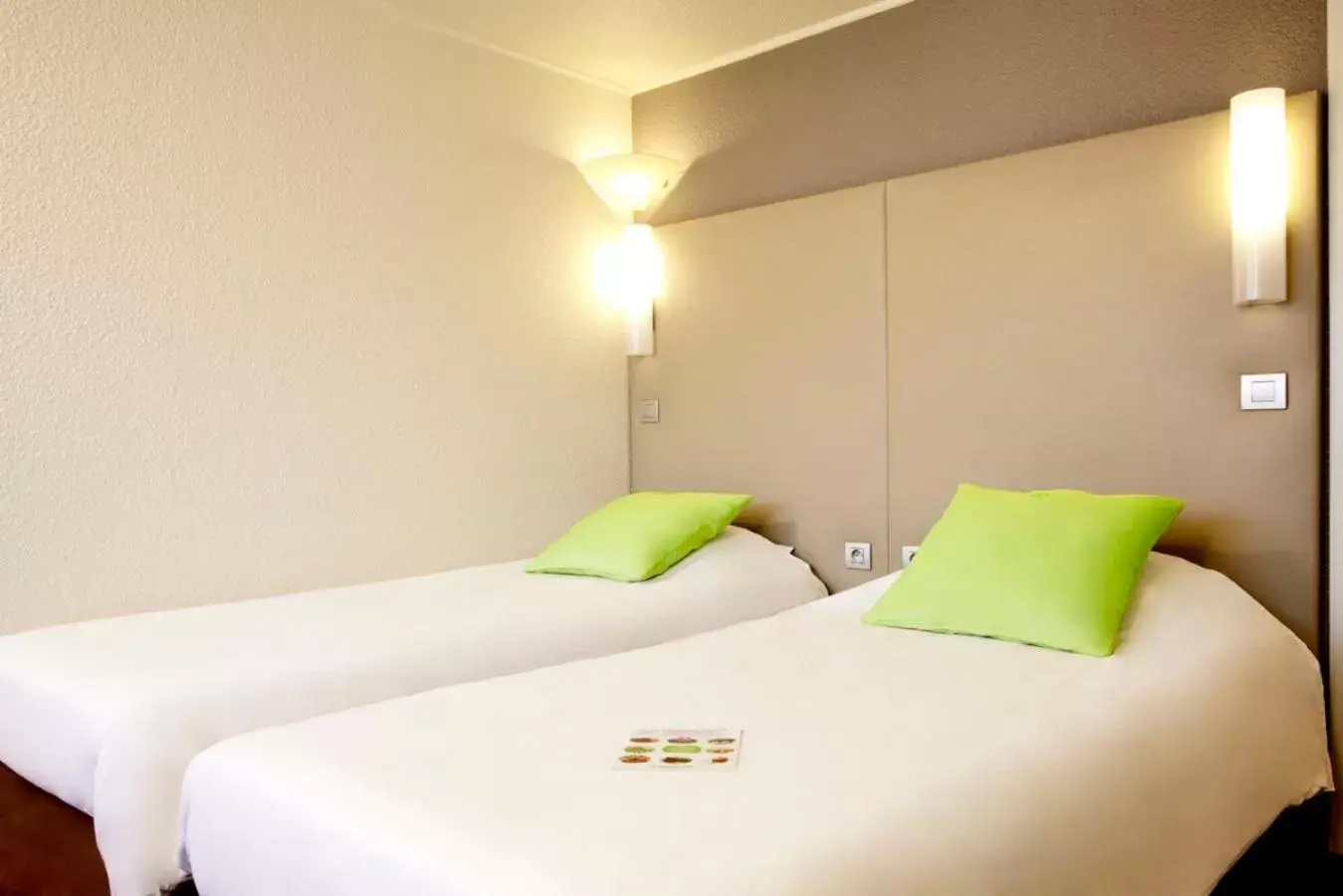 Twin Room in Campanile Bordeaux Sud - Gradignan-Talence Twin Room in Campanile Bordeaux Sud - Gradignan-Talence