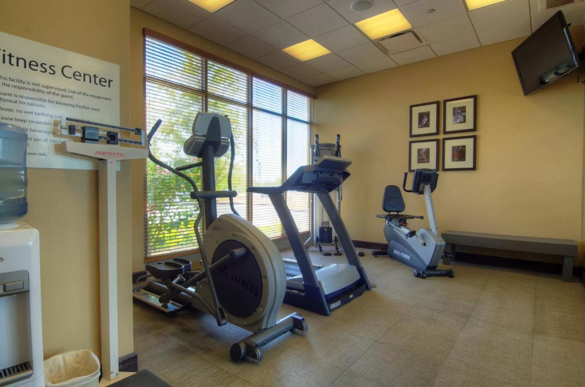 Spa and wellness centre/facilities in Holiday Inn & Suites Phoenix Airport by IHG