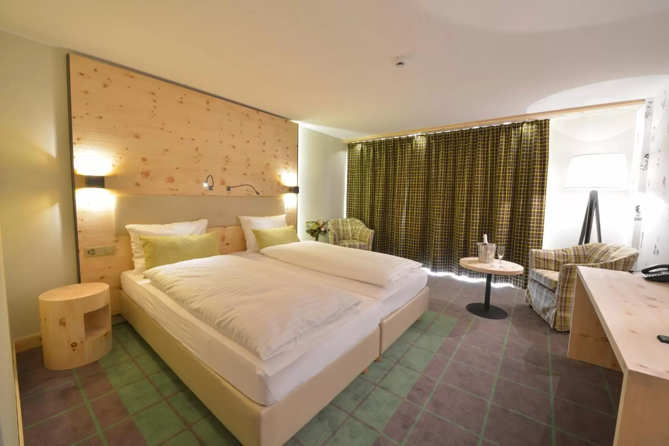 Deluxe Double Room - Ground Floor in Alpenhotel Fleurs de Zermatt Deluxe Double Room - Ground Floor in Alpenhotel Fleurs de Zermatt