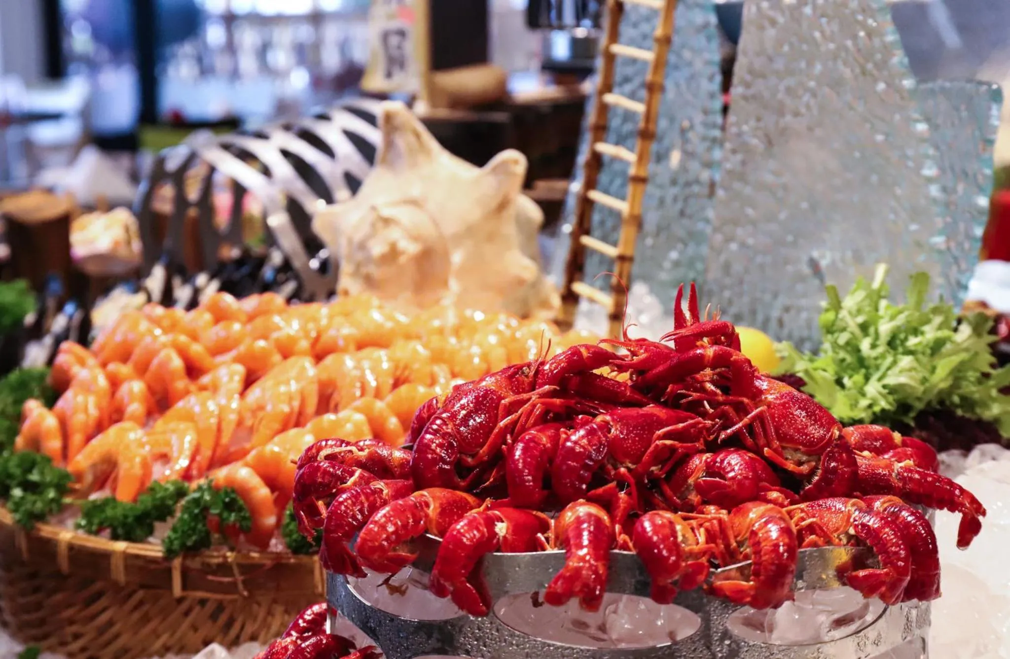 Restaurant/places to eat in Crowne Plaza Zhengzhou by IHG