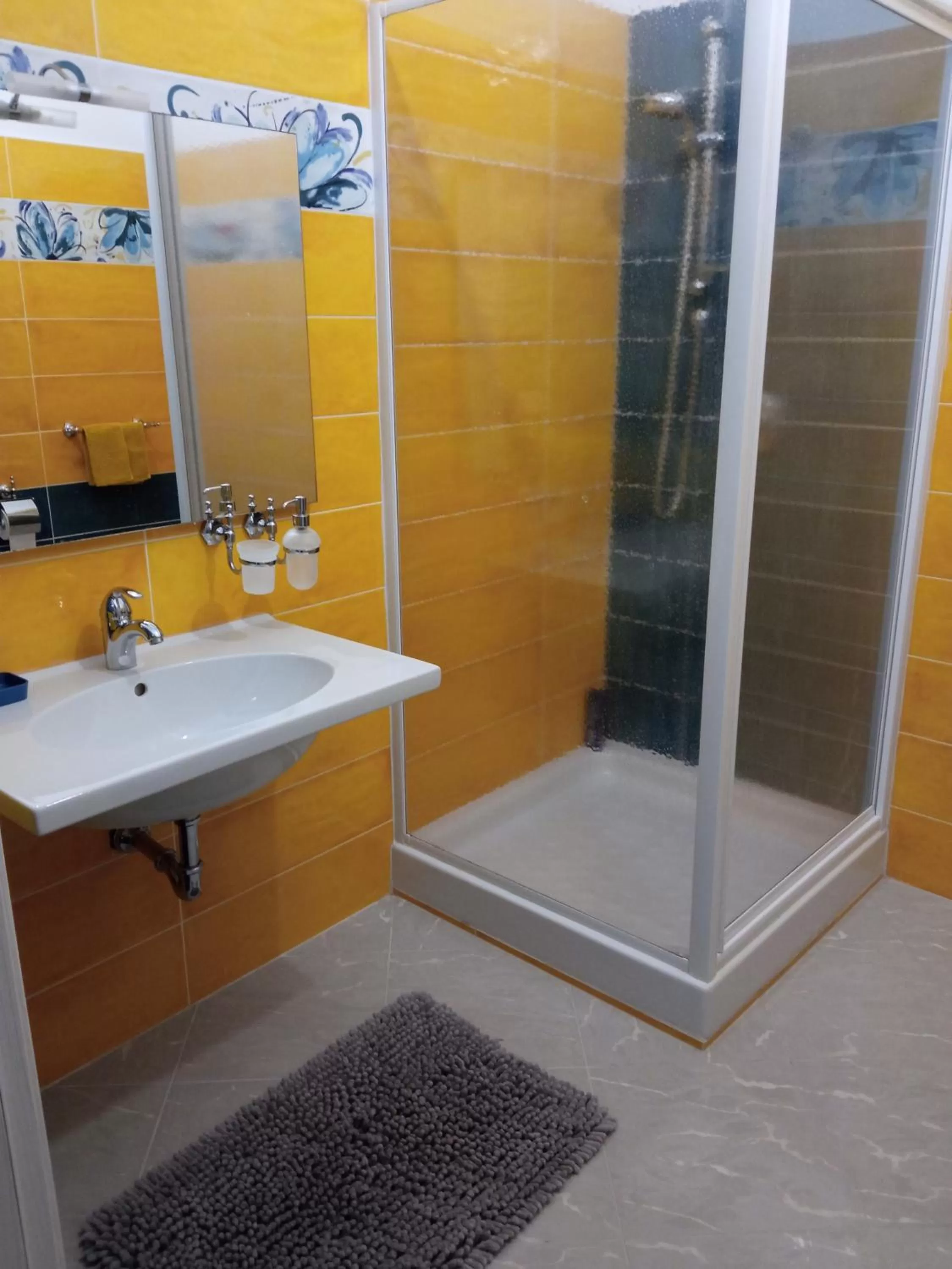 Shower, Bathroom in A Casa di Gi