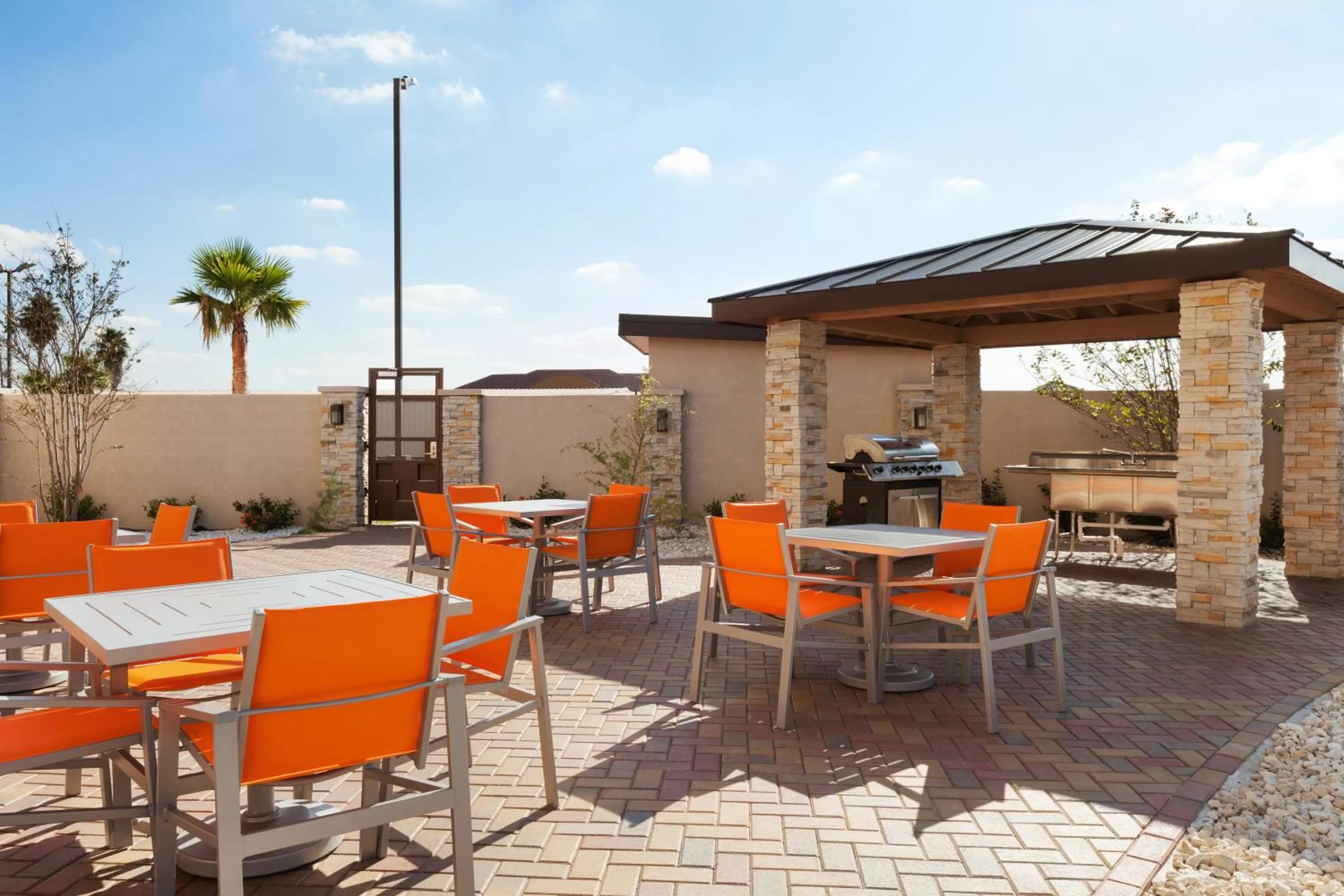 Lobby or reception in Holiday Inn Express & Suites Edinburg- Mcallen Area, an IHG Hotel