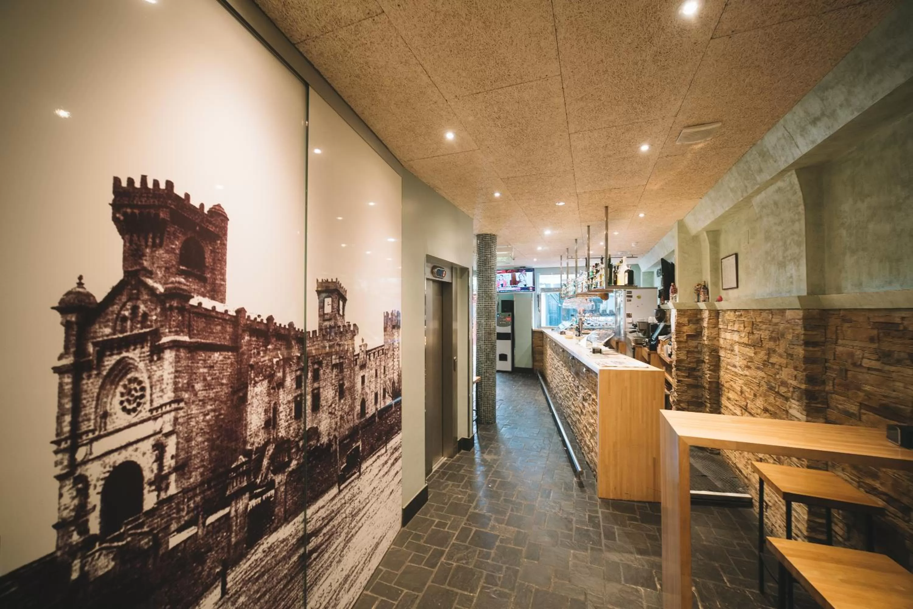 Restaurant/places to eat in Hotel Castillo de Javier