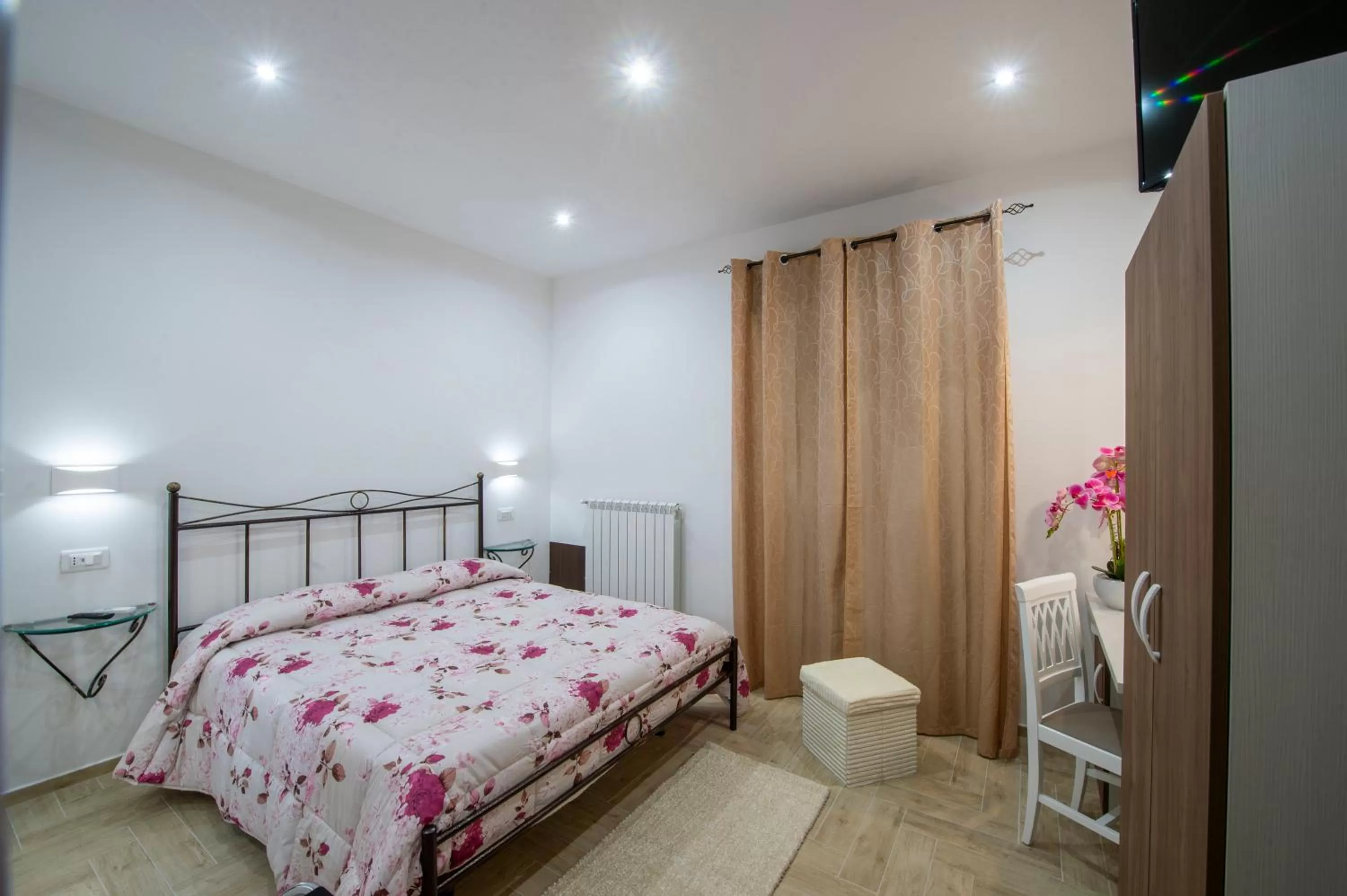 Photo of the whole room, Bed in Il Ritrovo degli dei