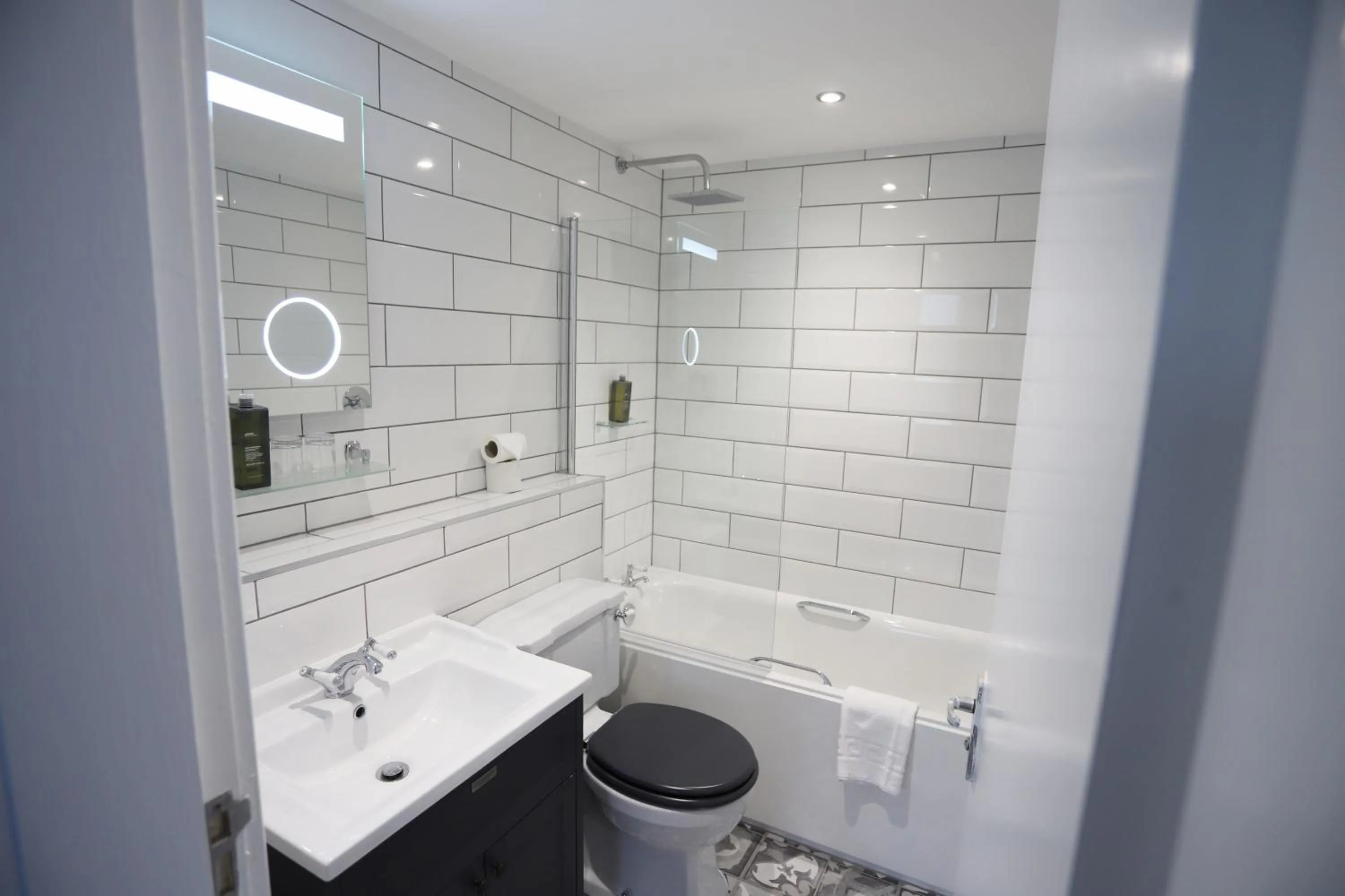 Bathroom in Ben Wyvis Hotel