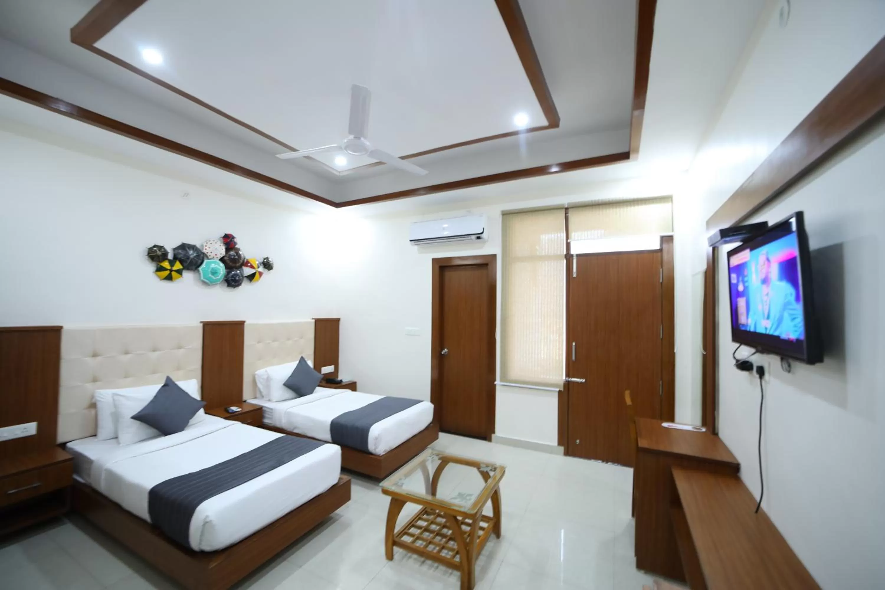 Mountain view, TV/Entertainment Center in Kamay The Grand Alova