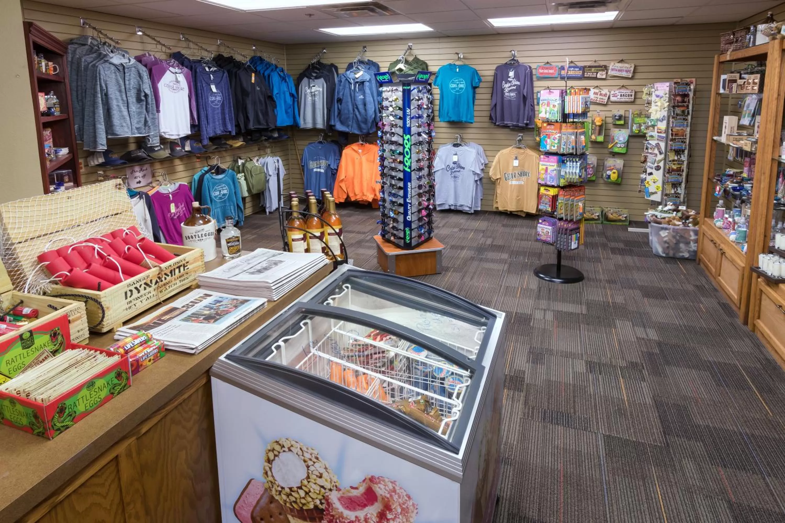 On-site shops in Cedar Shore Resort