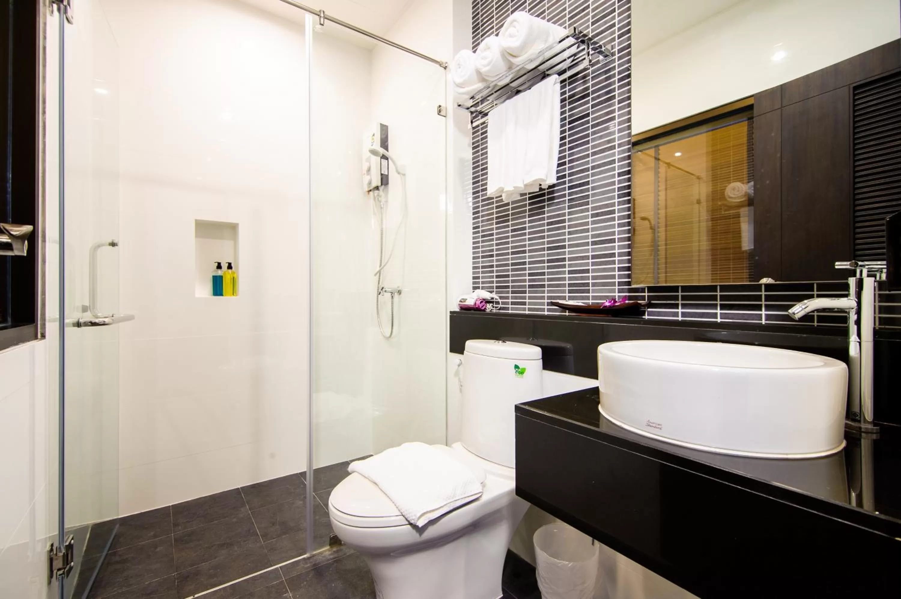 Bathroom in Tara Place Hotel Bangkok