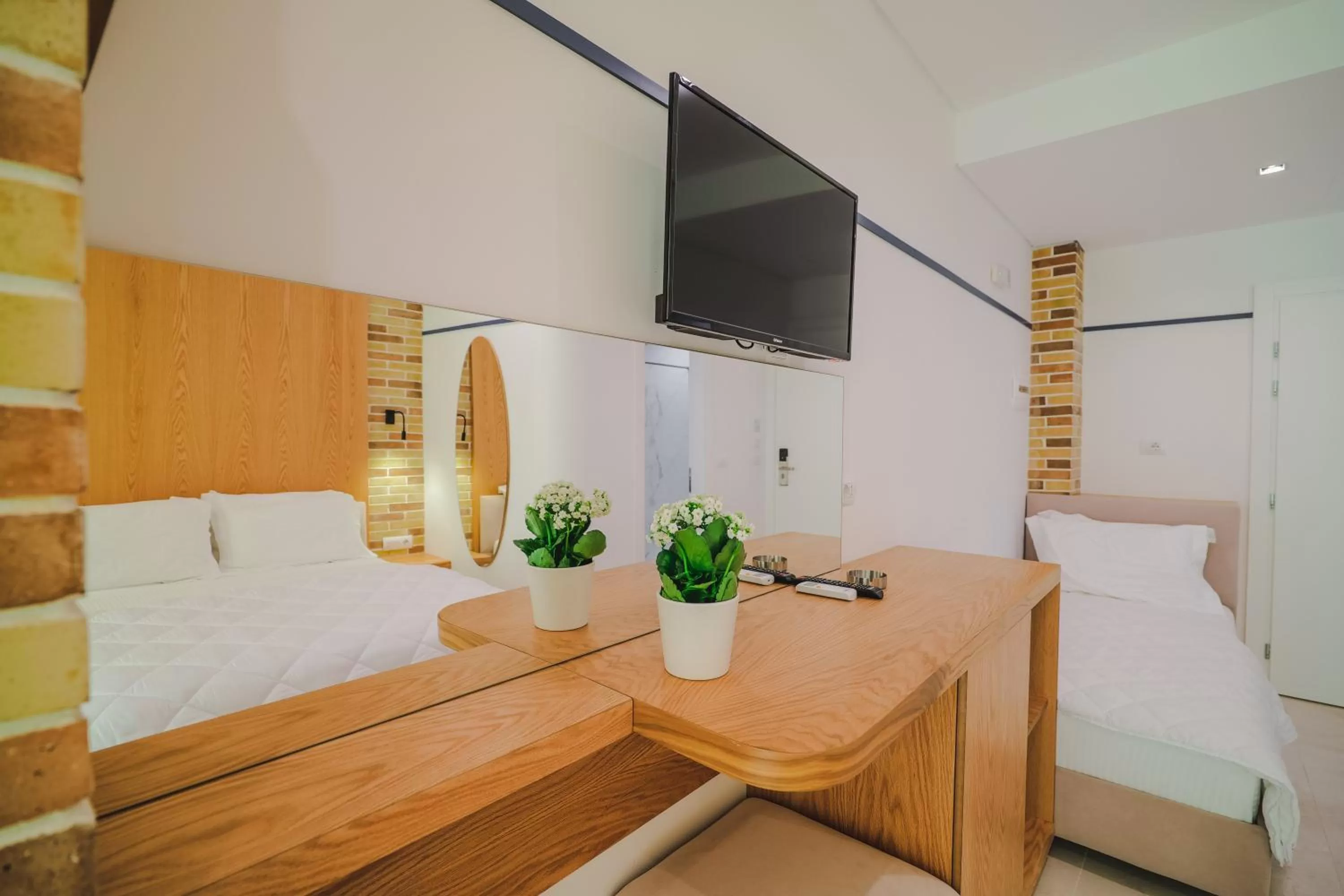 TV and multimedia, Bed in Hotel Piccolino