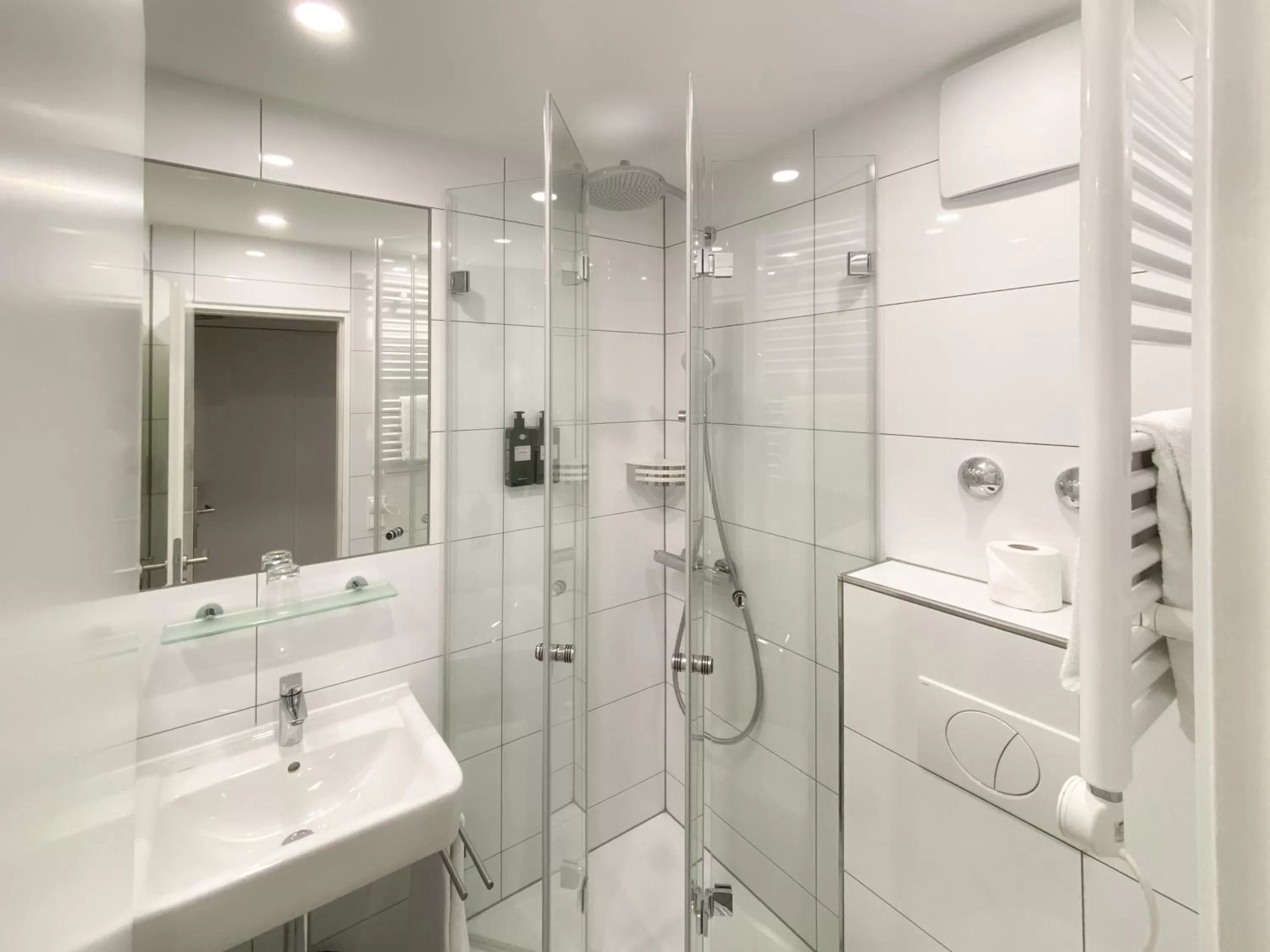 Bathroom in Downtown Vi Vadi Hotel