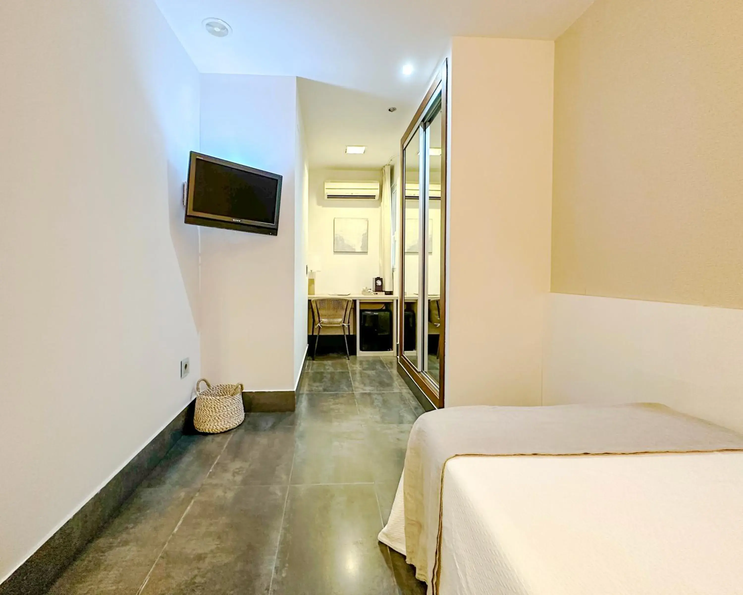 Single Room - single occupancy in El Coso Single Room - single occupancy in El Coso