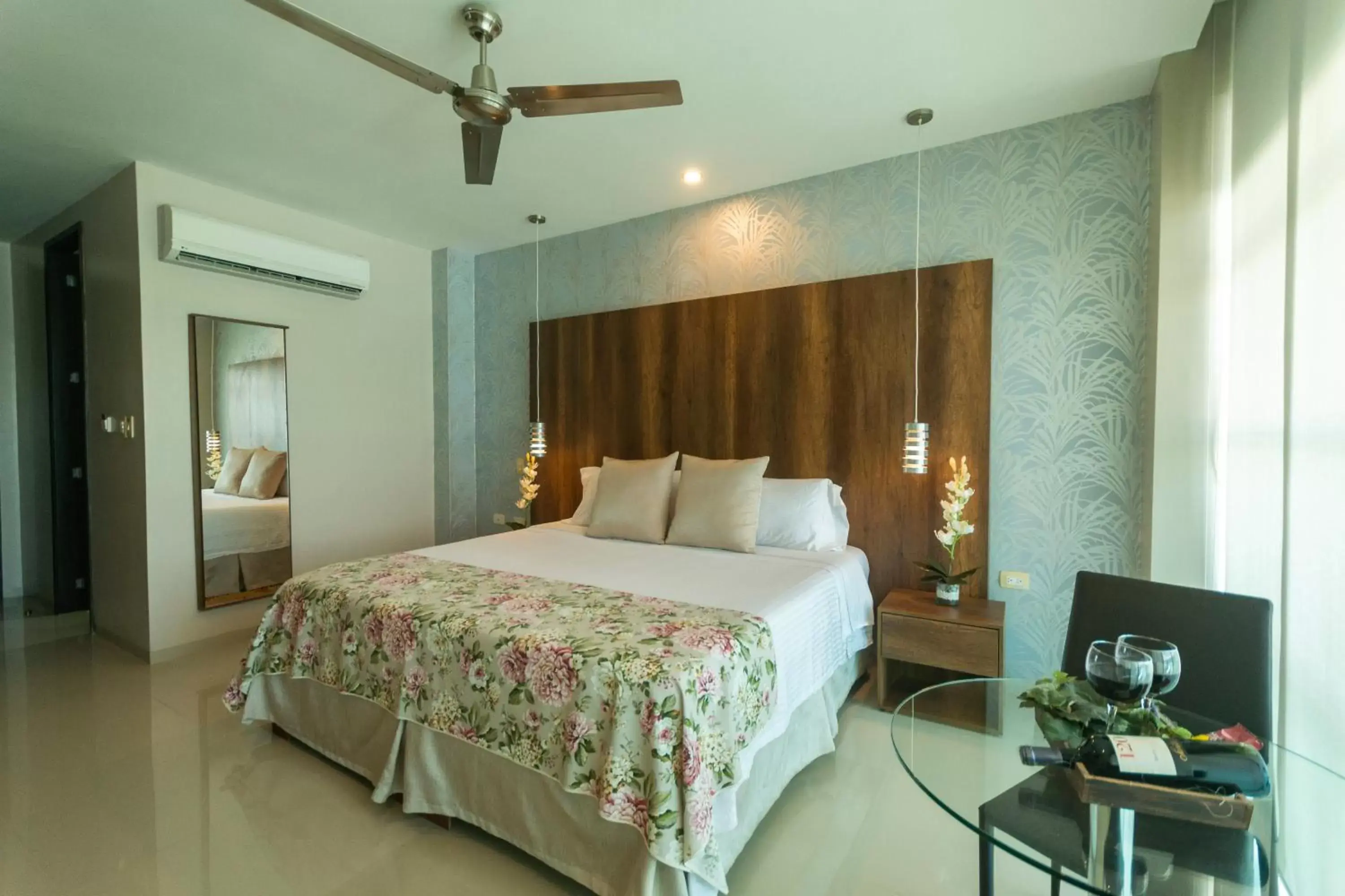 Junior Suite in Hotel Santorini Loft Junior Suite in Hotel Santorini Loft