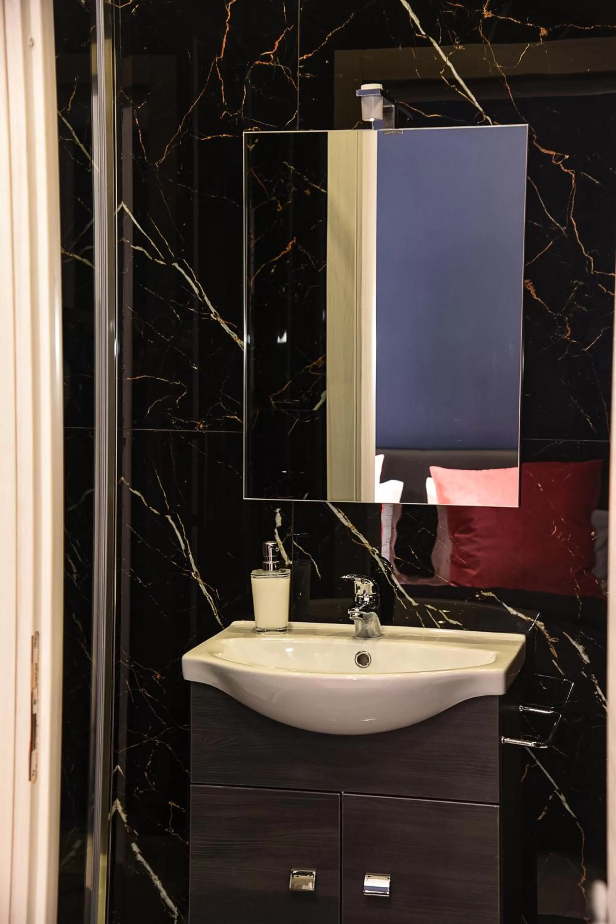 Bathroom in Hotel Kennedy