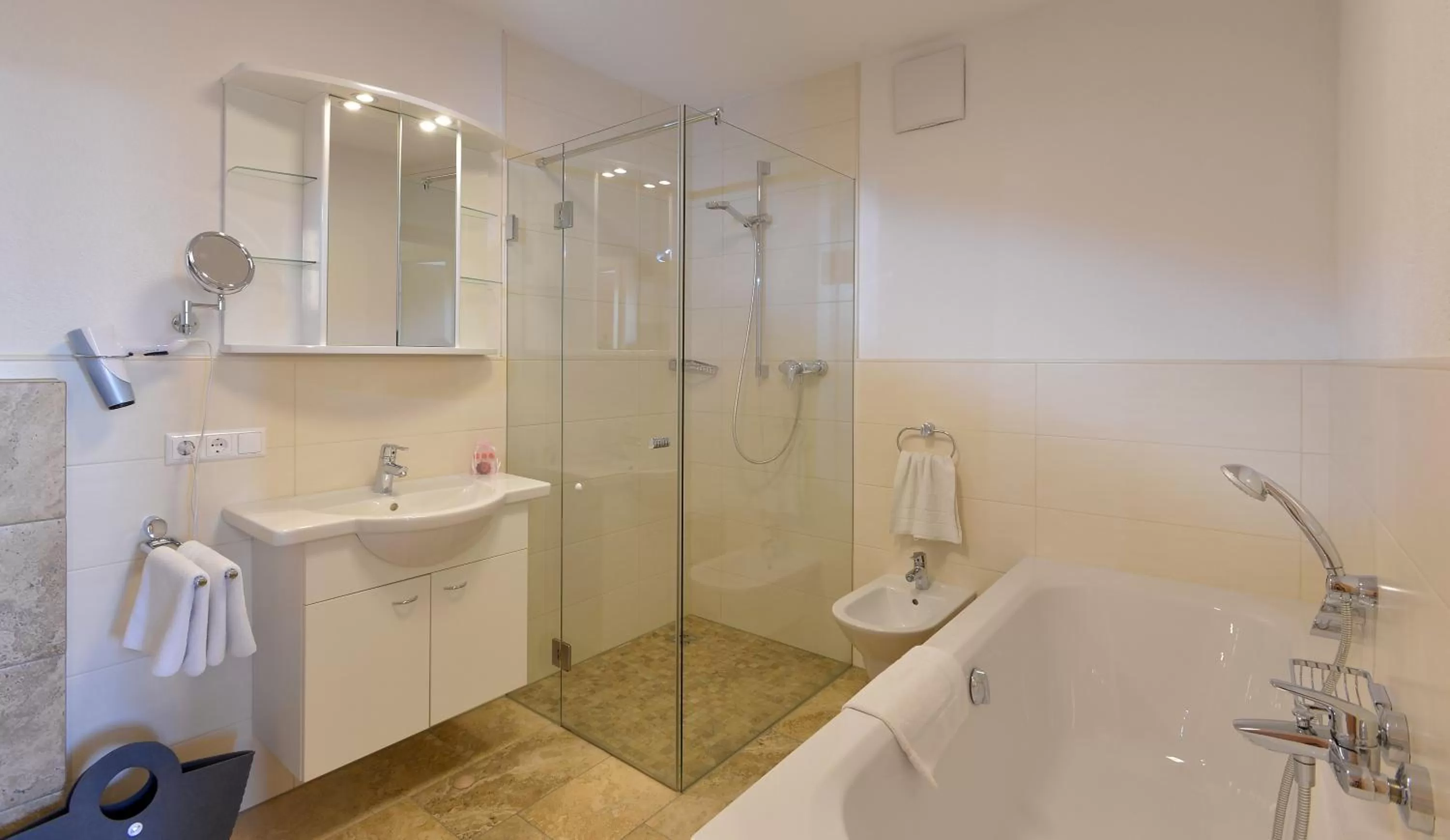 Bathroom in Apparthotel Tom Sojer