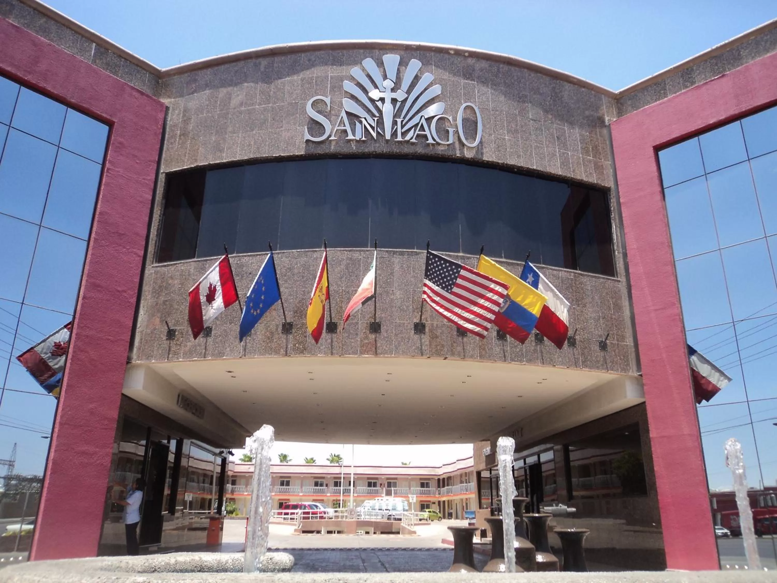 Facade/entrance in Hotel Santiago Plaza