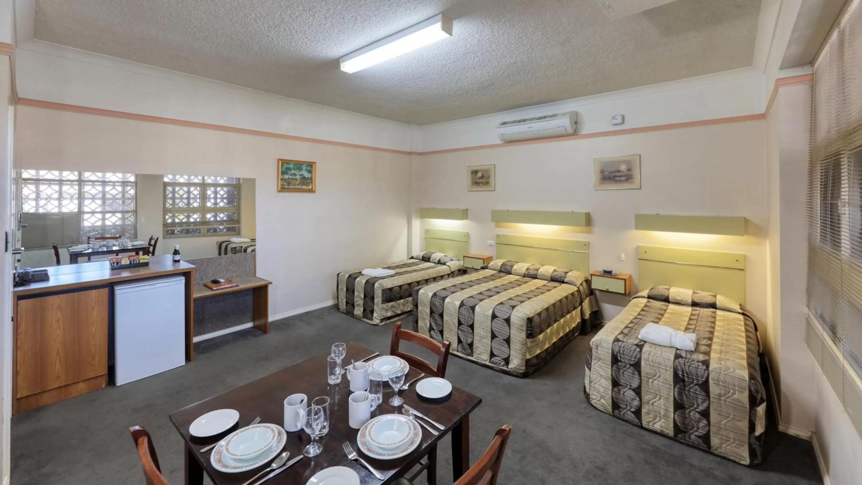Bedroom, Bed in Comfort Inn Crystal Broken Hill