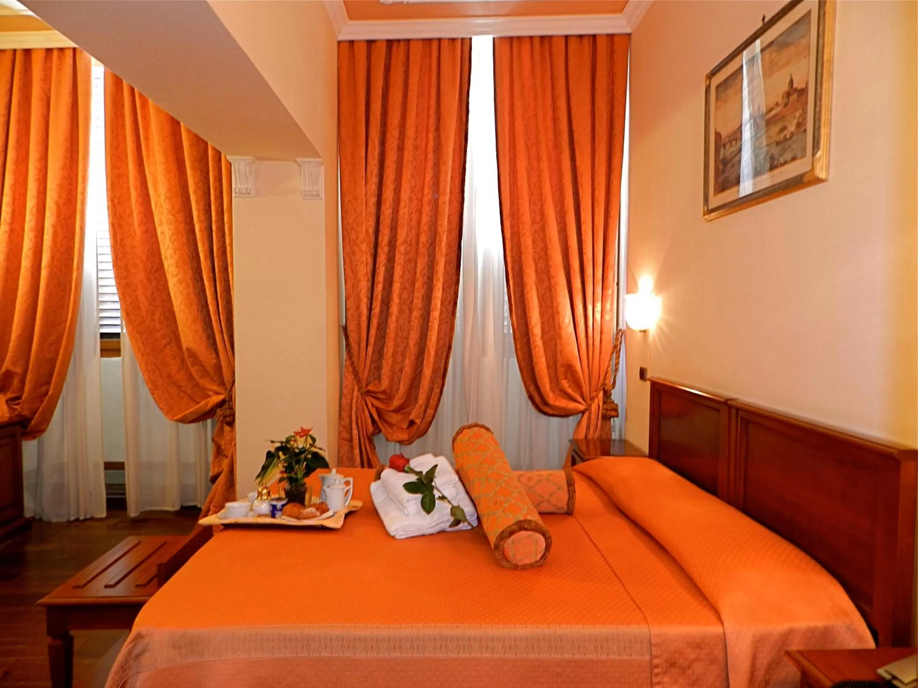 Bed in Domus Florentiae Hotel