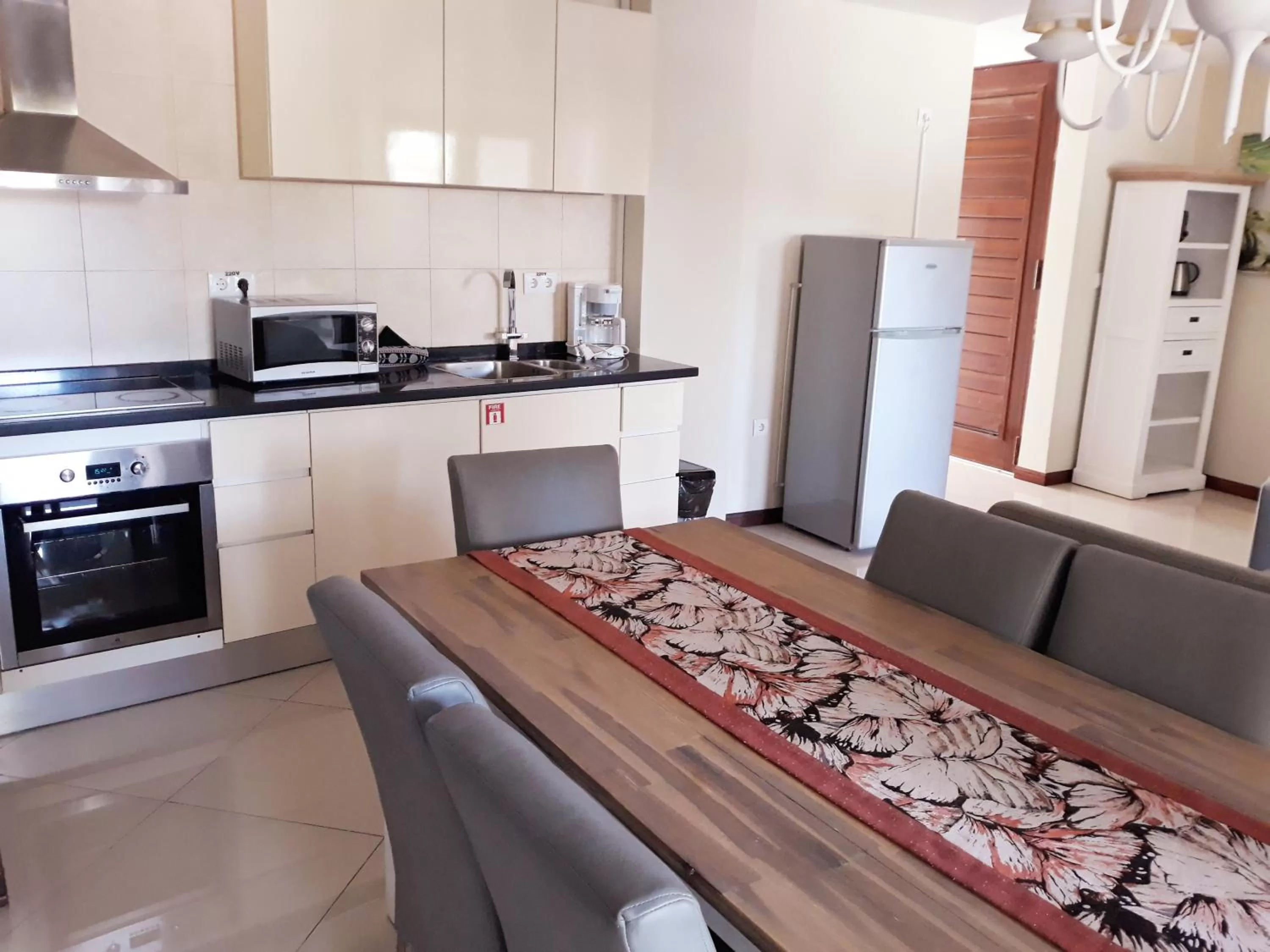 Kitchen or kitchenette in Acoya Curacao Resort, Villas & Spa