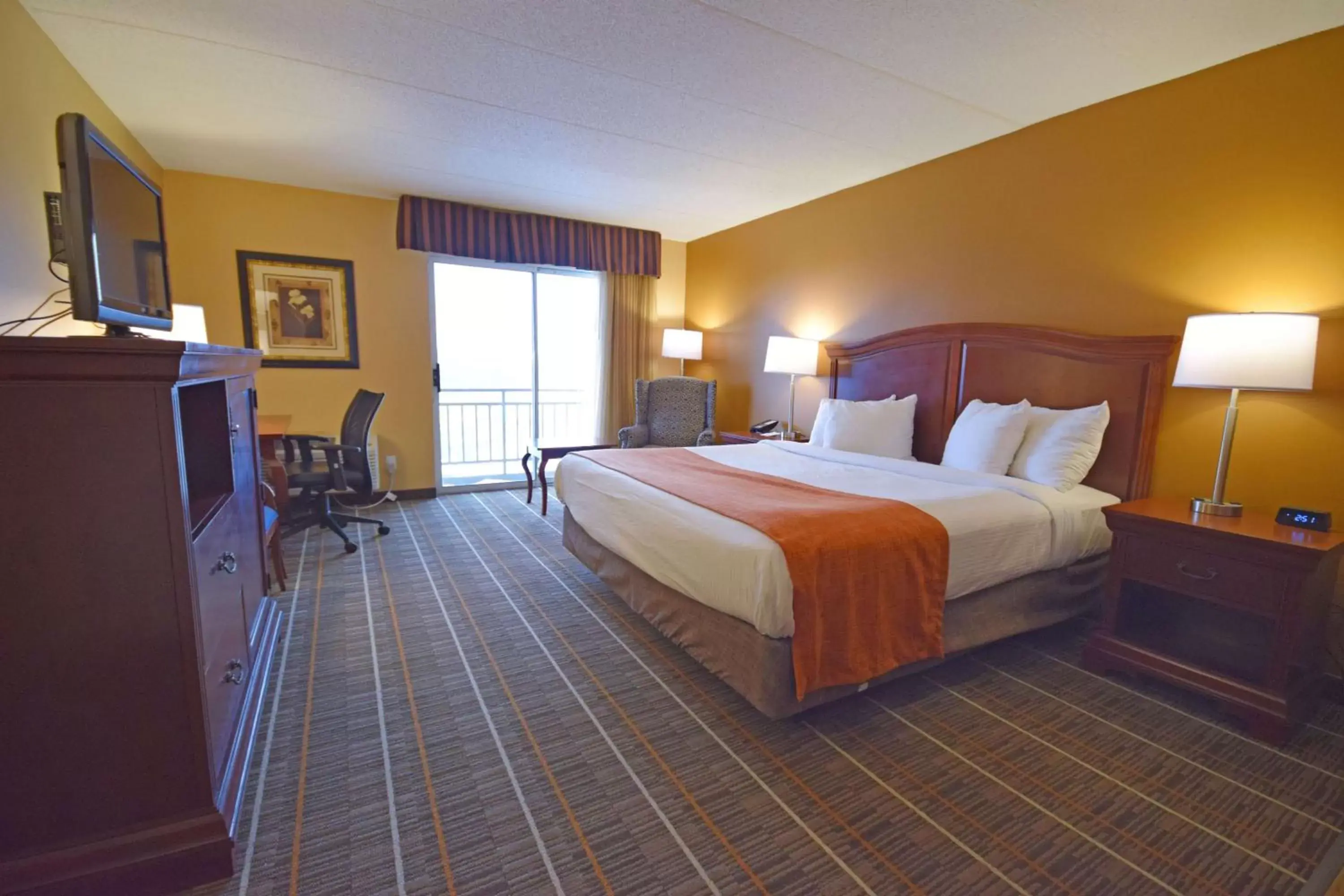 Queen Room with Two Queen Beds - Mobility Accessible/Non-Smoking in Best Western Resort Hotel & Conference Center Portage Queen Room with Two Queen Beds - Mobility Accessible/Non-Smoking in Best Western Resort Hotel & Conference Center Portage