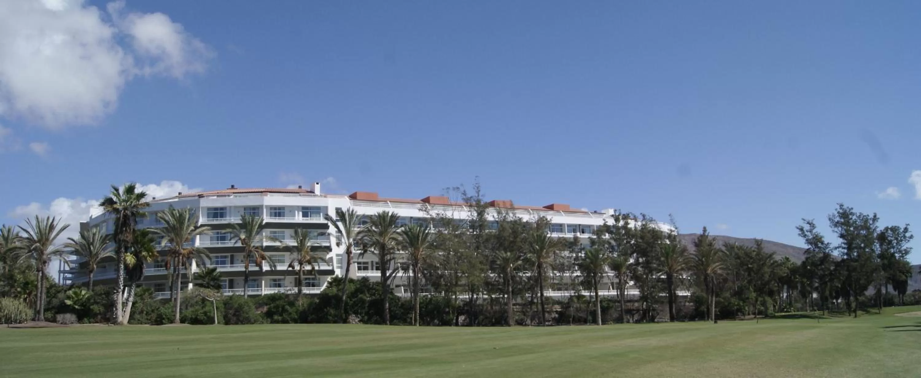 Property building in Gara Suites Golf & Spa