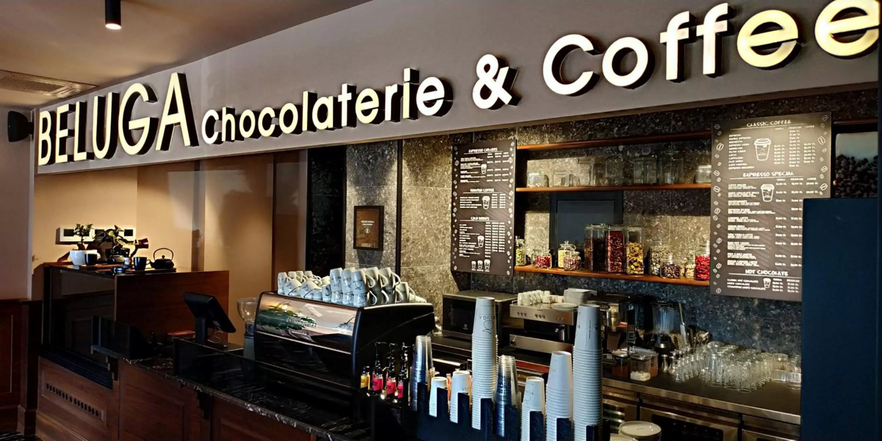 Area and facilities in Tonight Hotel Port