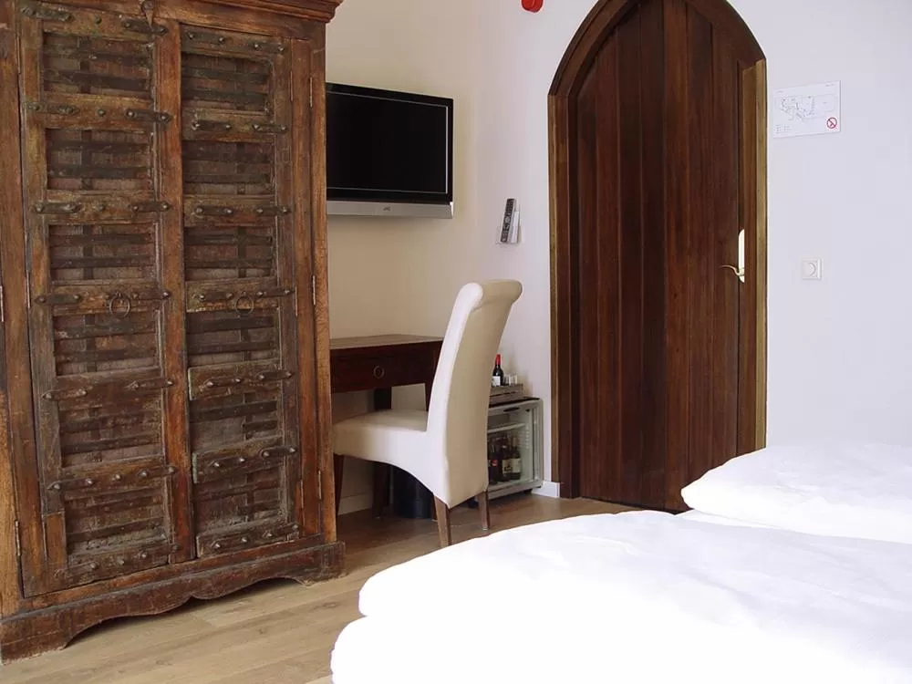 Decorative detail, TV/Entertainment Center in Hotel Huys van Heusden