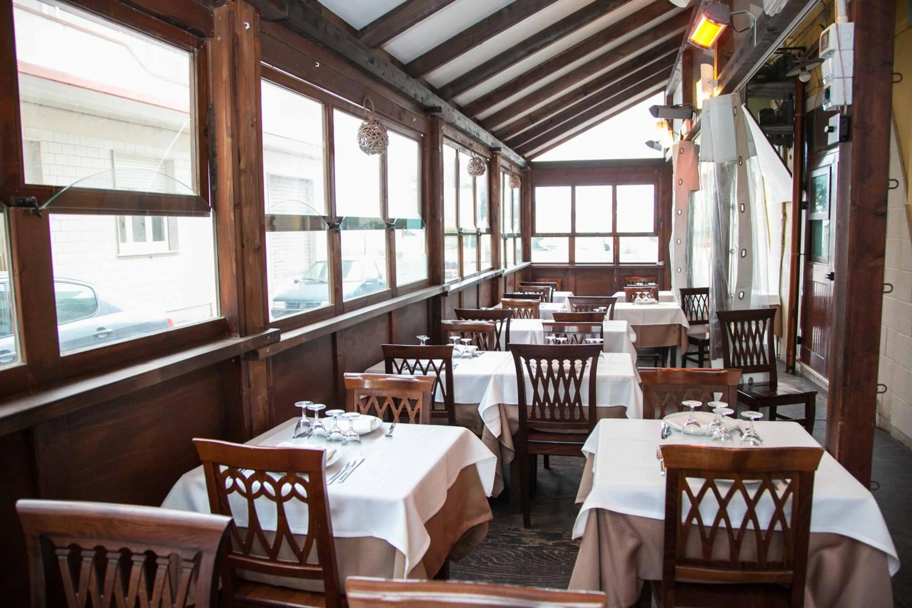 Restaurant/places to eat in Albergo Perseo