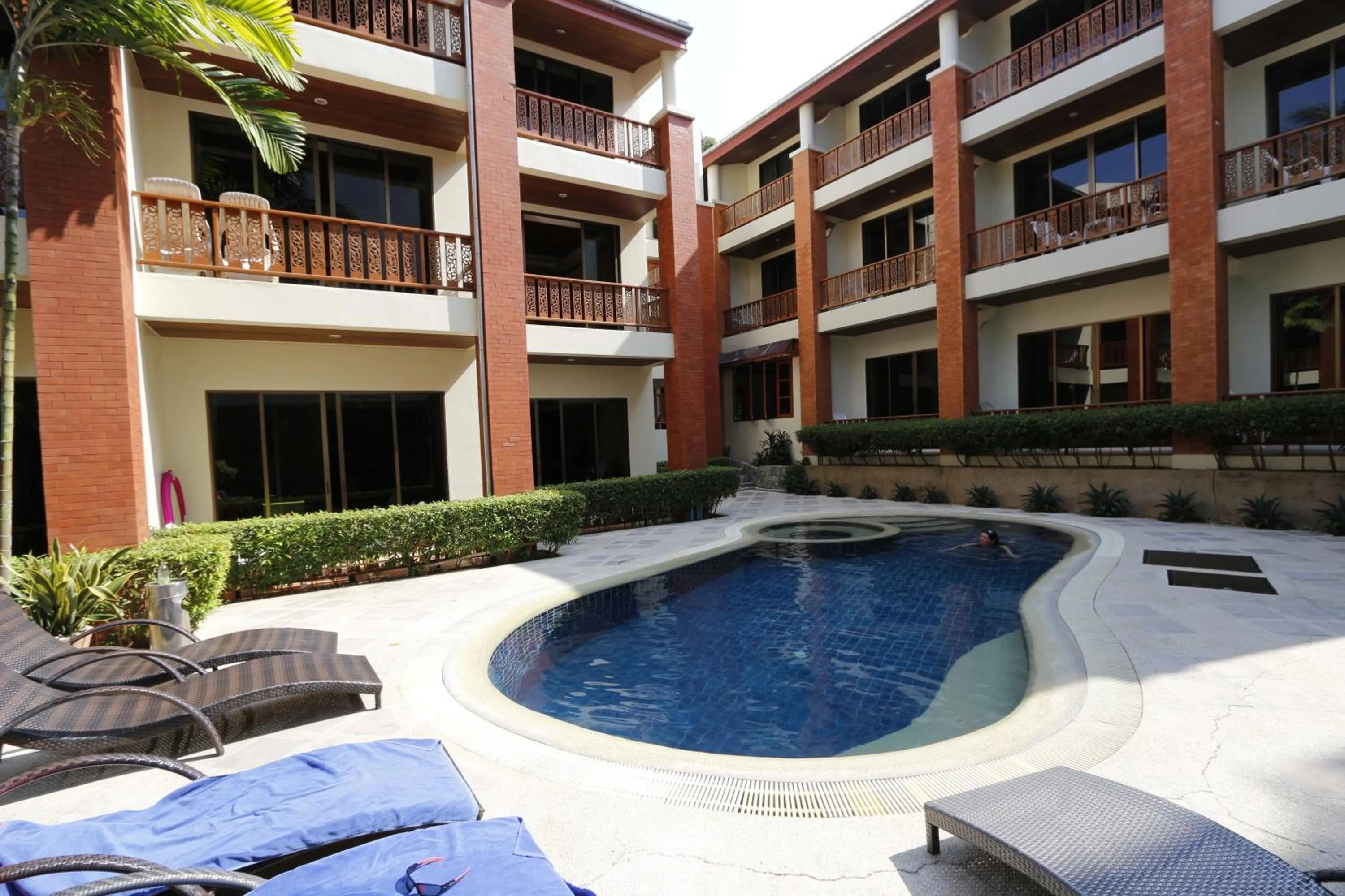 Swimming pool in Sun Hill Hotel Patong