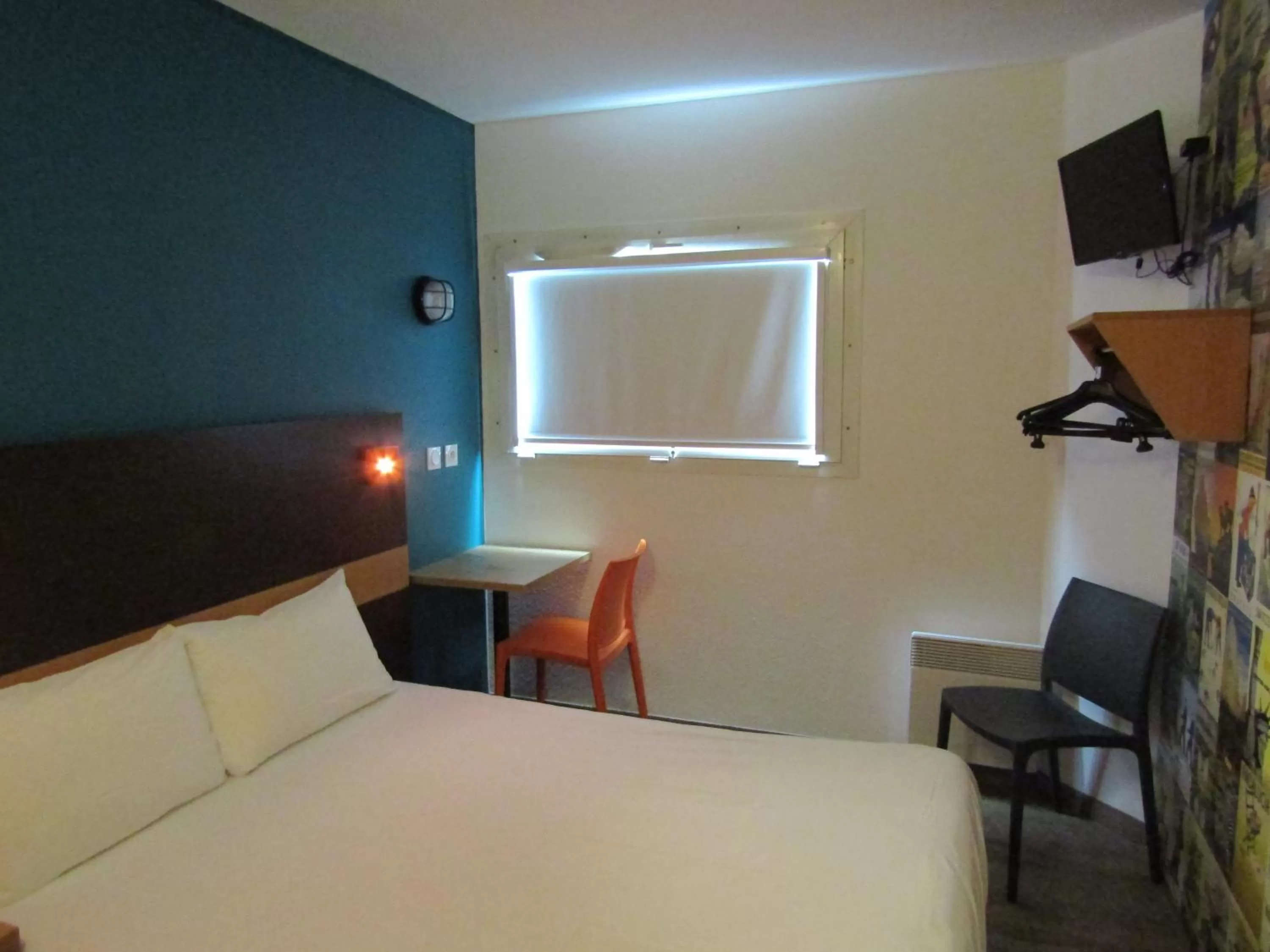 Bedroom, Bed in hotelF1 Nemours