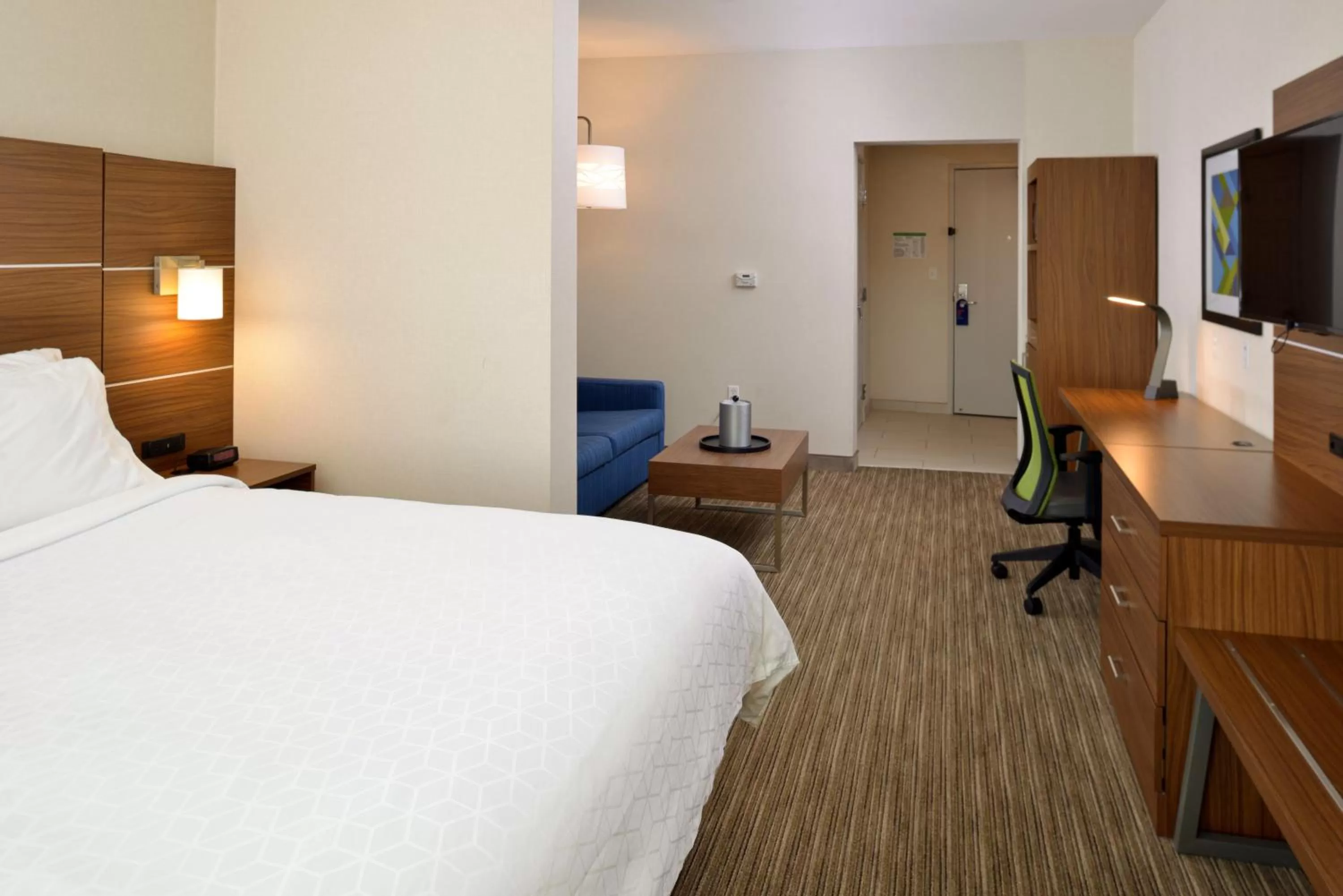 Photo of the whole room, Bed in Holiday Inn Express Lodi by IHG