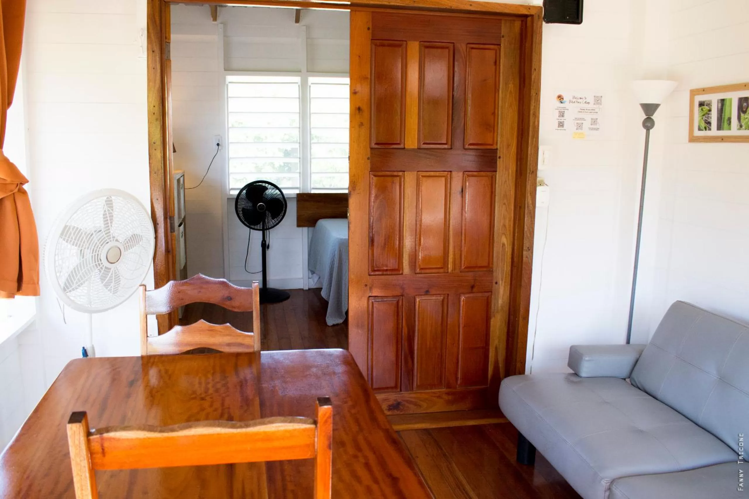 Living room, Bed in Horse Cottage