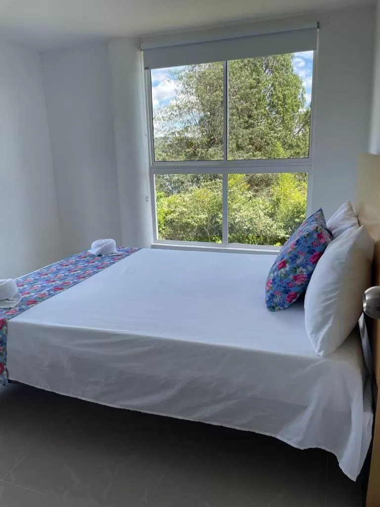 Bed in Paradise Lake Finca Hotel