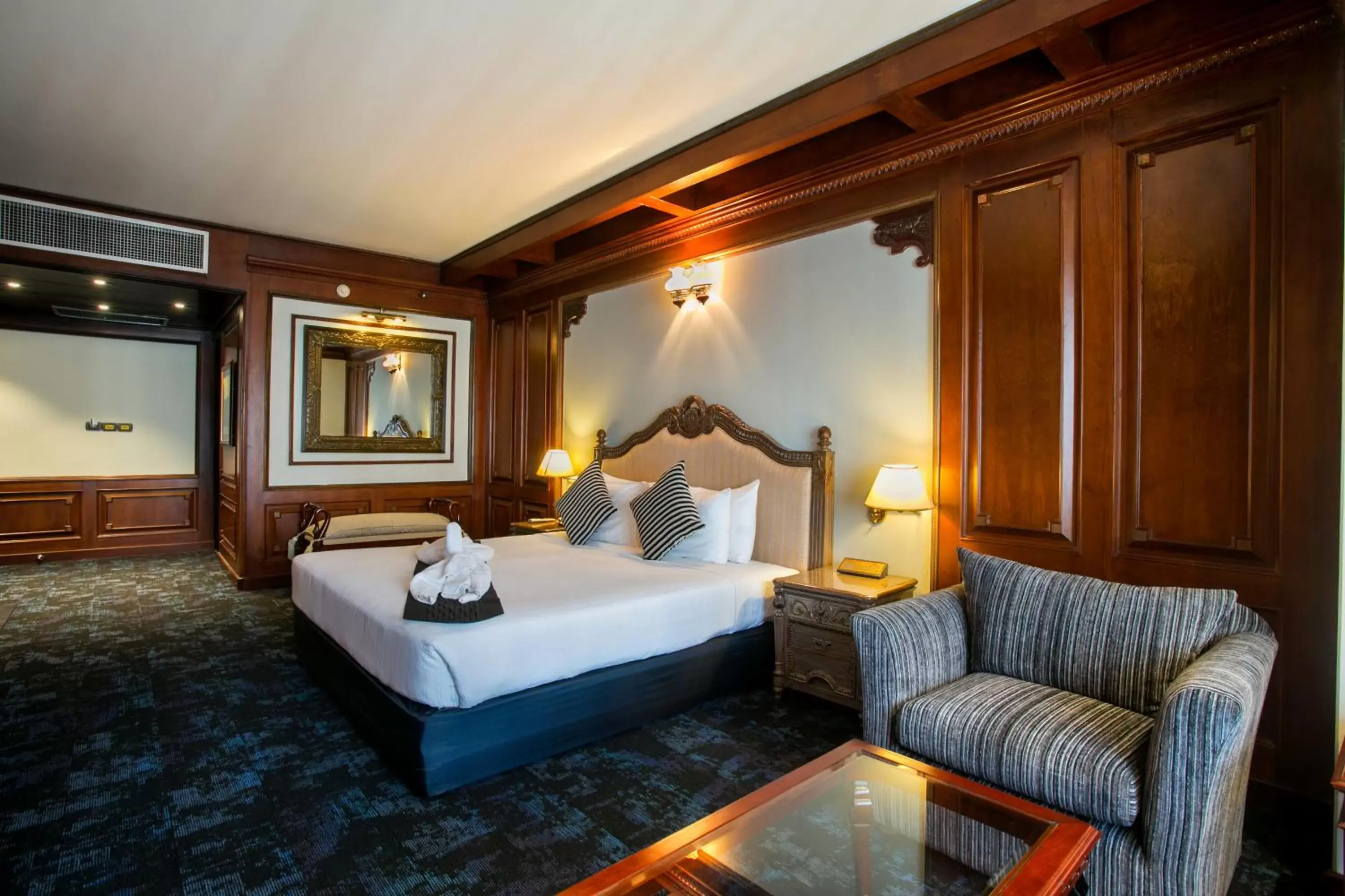 Imperial Suite in Hotel Sarina Imperial Suite in Hotel Sarina