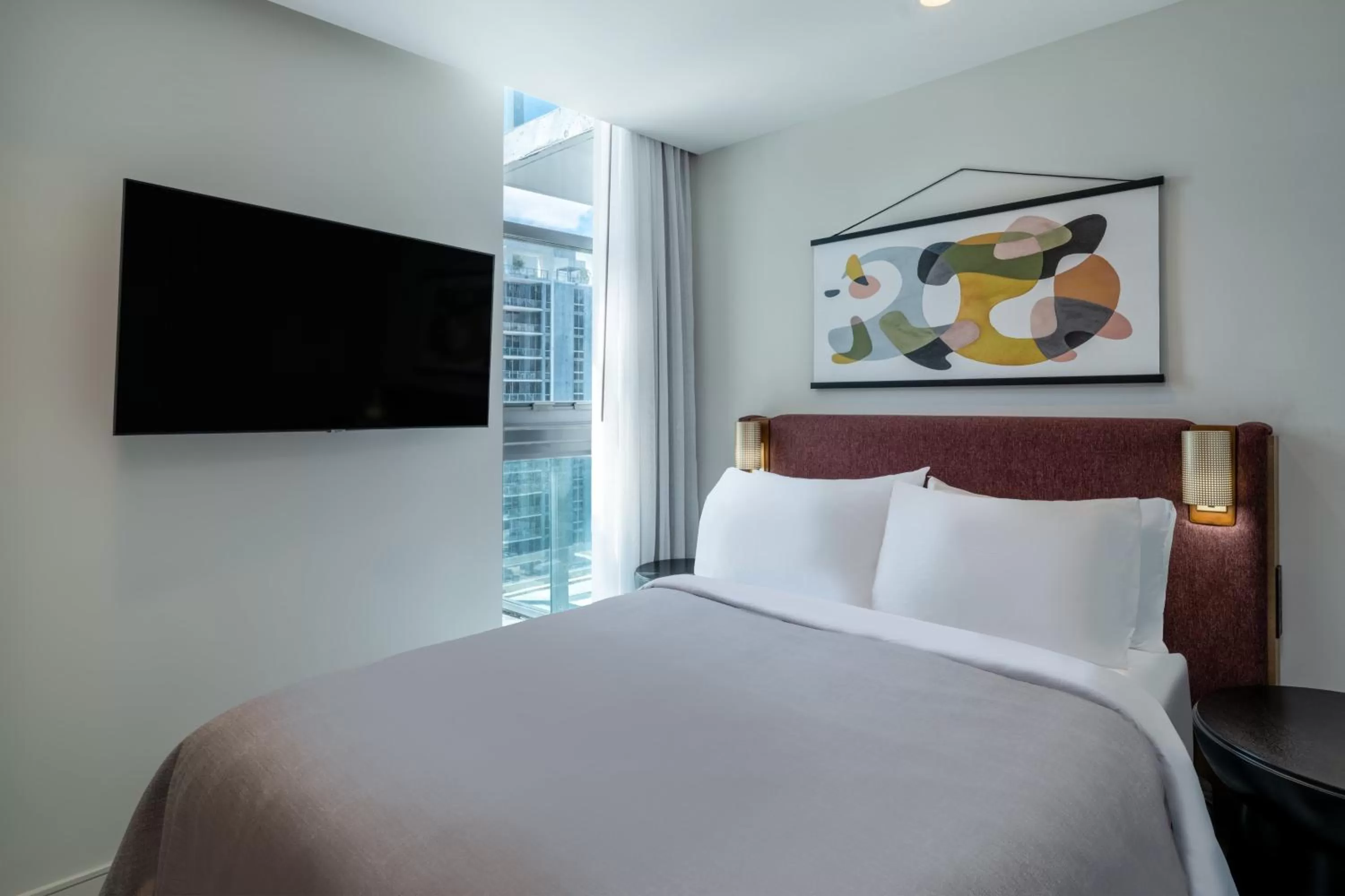 Photo of the whole room, Bed in Atwell Suites Miami Brickell by IHG