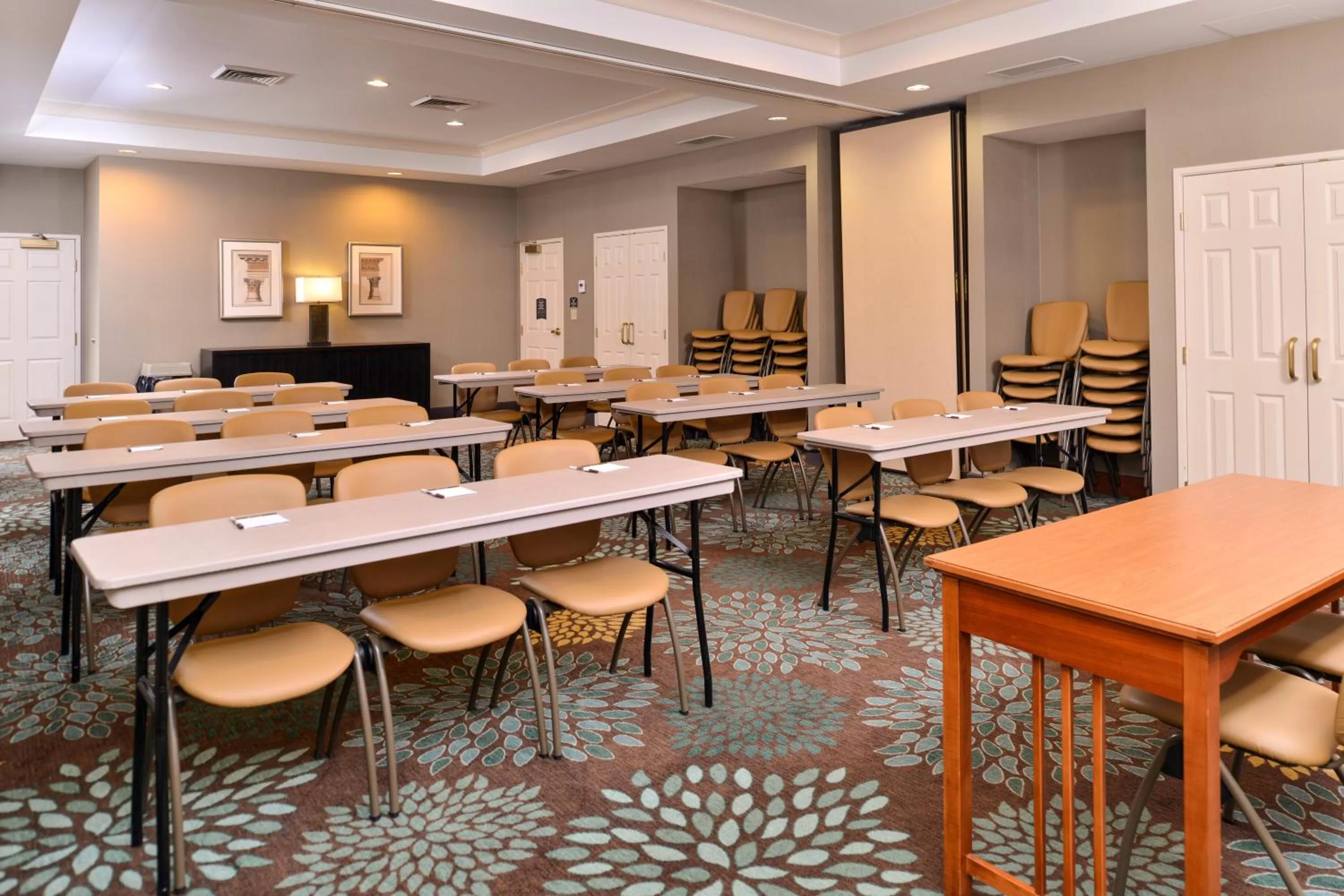 Meeting/conference room in Staybridge Suites O'Fallon Chesterfield by IHG