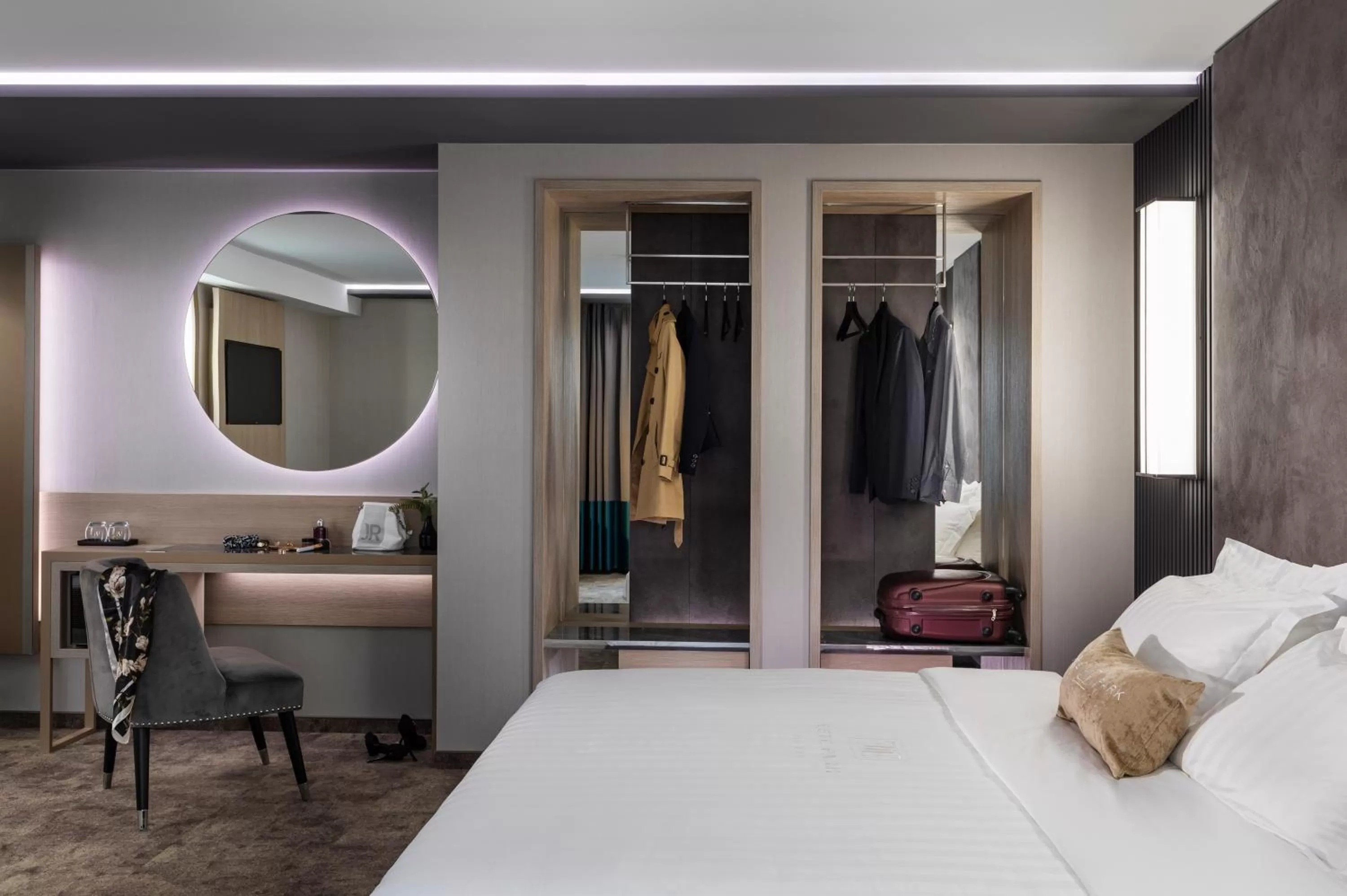 Photo of the whole room, Bed in -- ESTE PARK HOTEL -- part of Urban Chic Luxury Design Hotels - Parking & Compliments - next to Shopping & Dining Mall Plovdiv