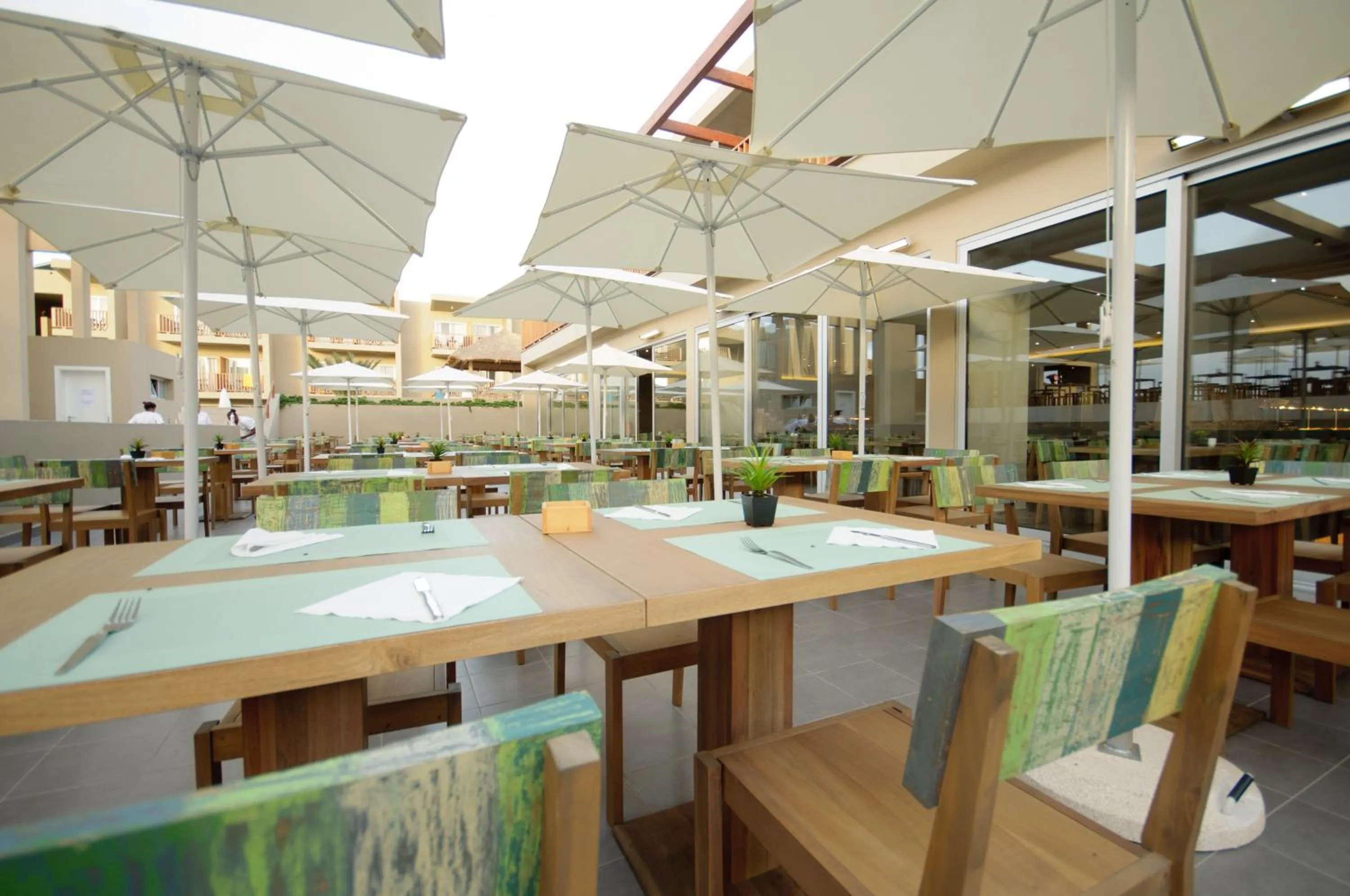 Restaurant/places to eat in Oasis Salinas Sea