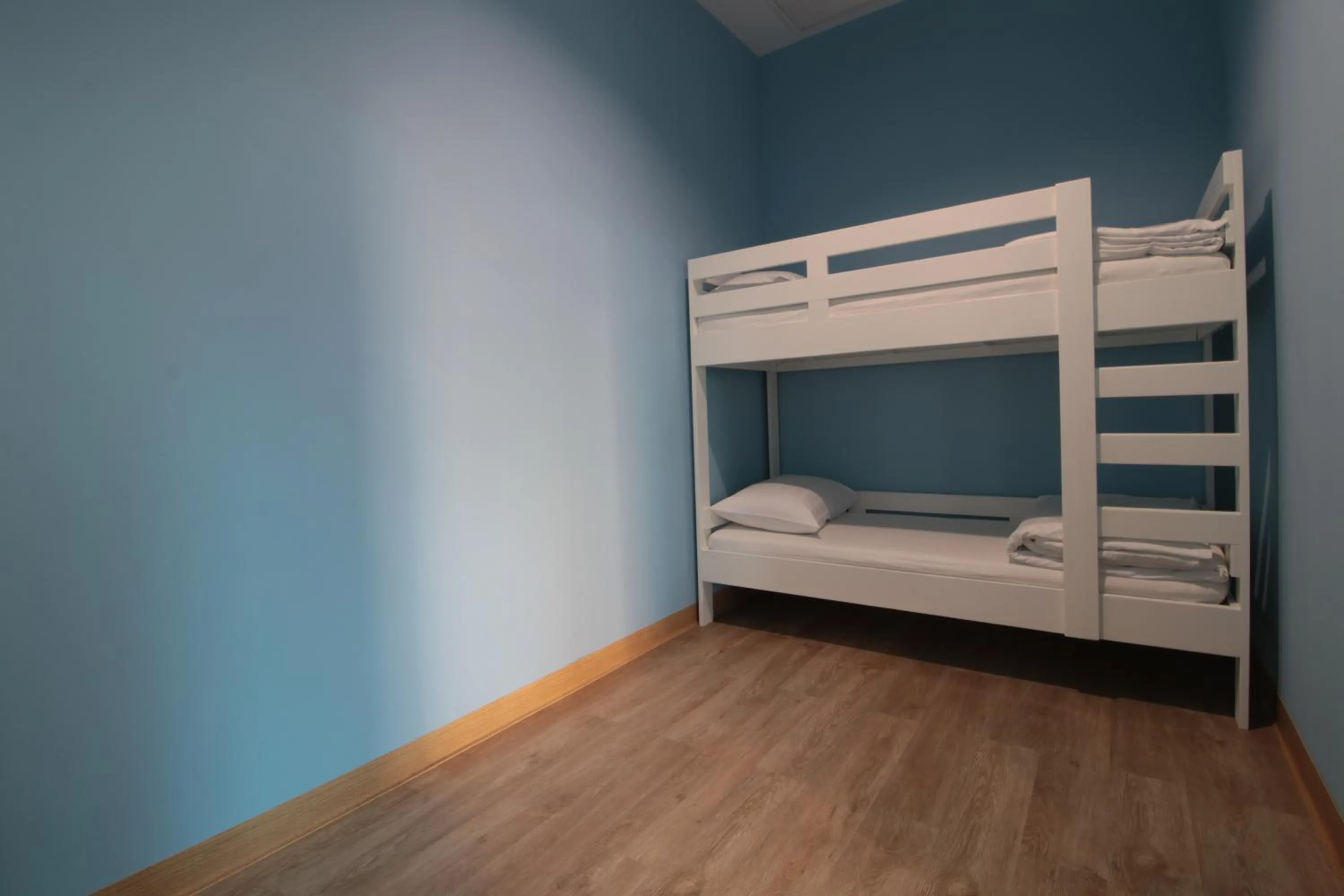 Kids's club, Bed in Long Beach Garden Hotel & Pavilions