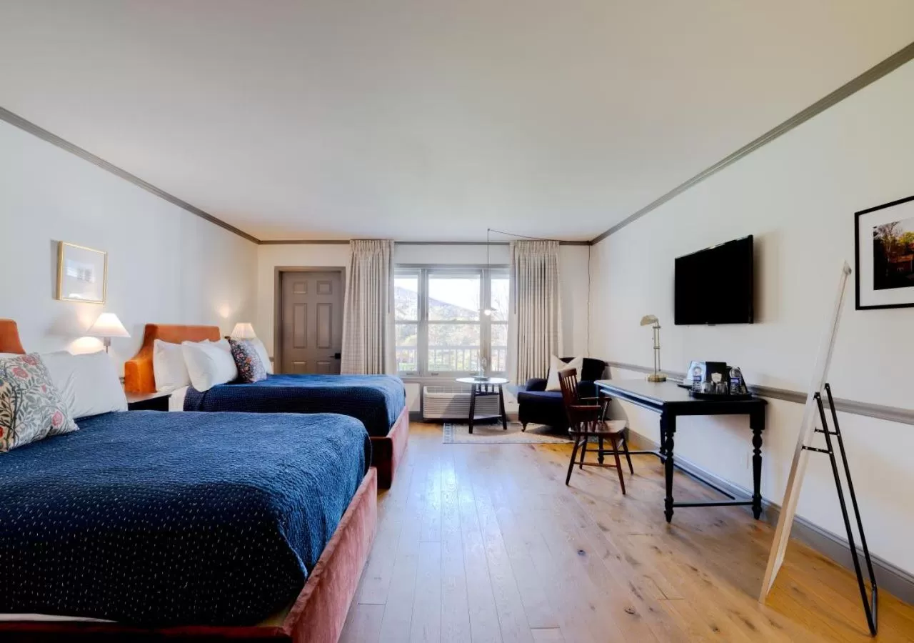 Bed in Wylder Windham