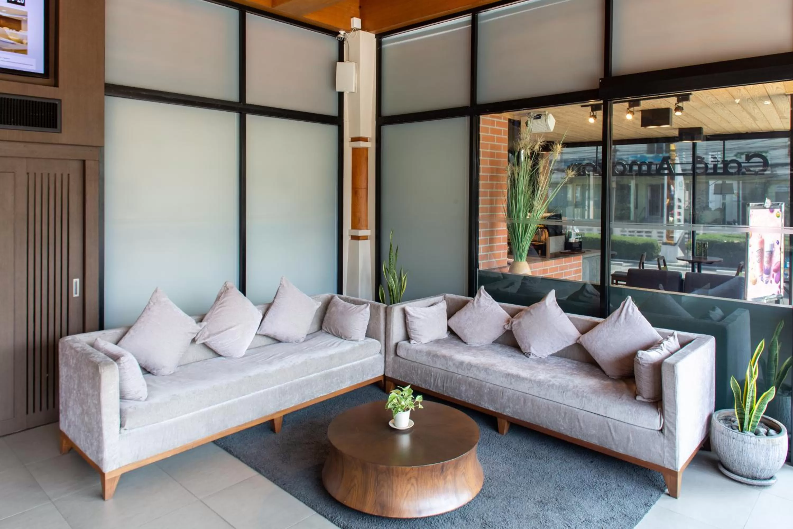 Lobby or reception in Mida Hotel Don Mueang Airport