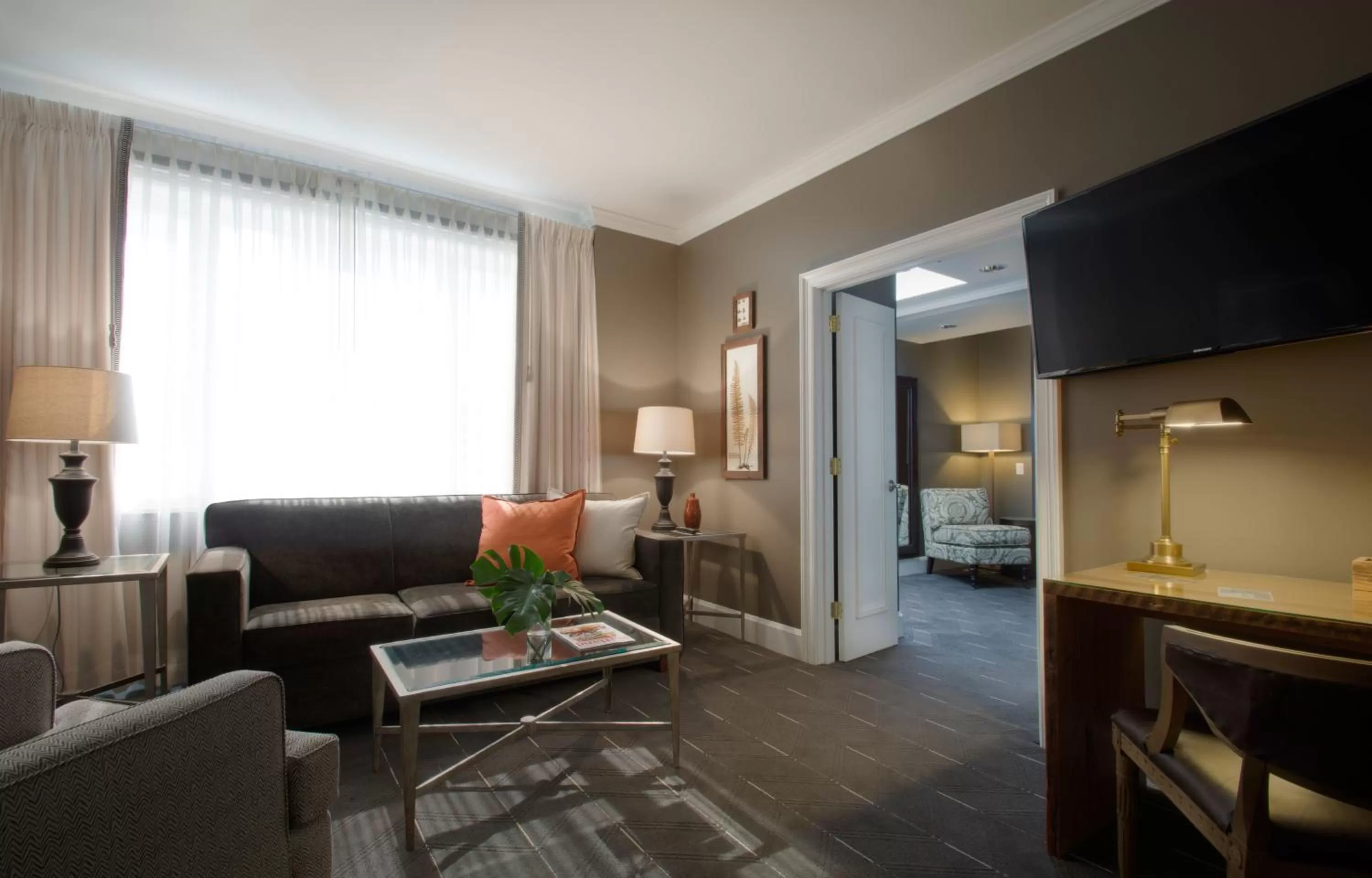 Living room in Sentinel Hotel