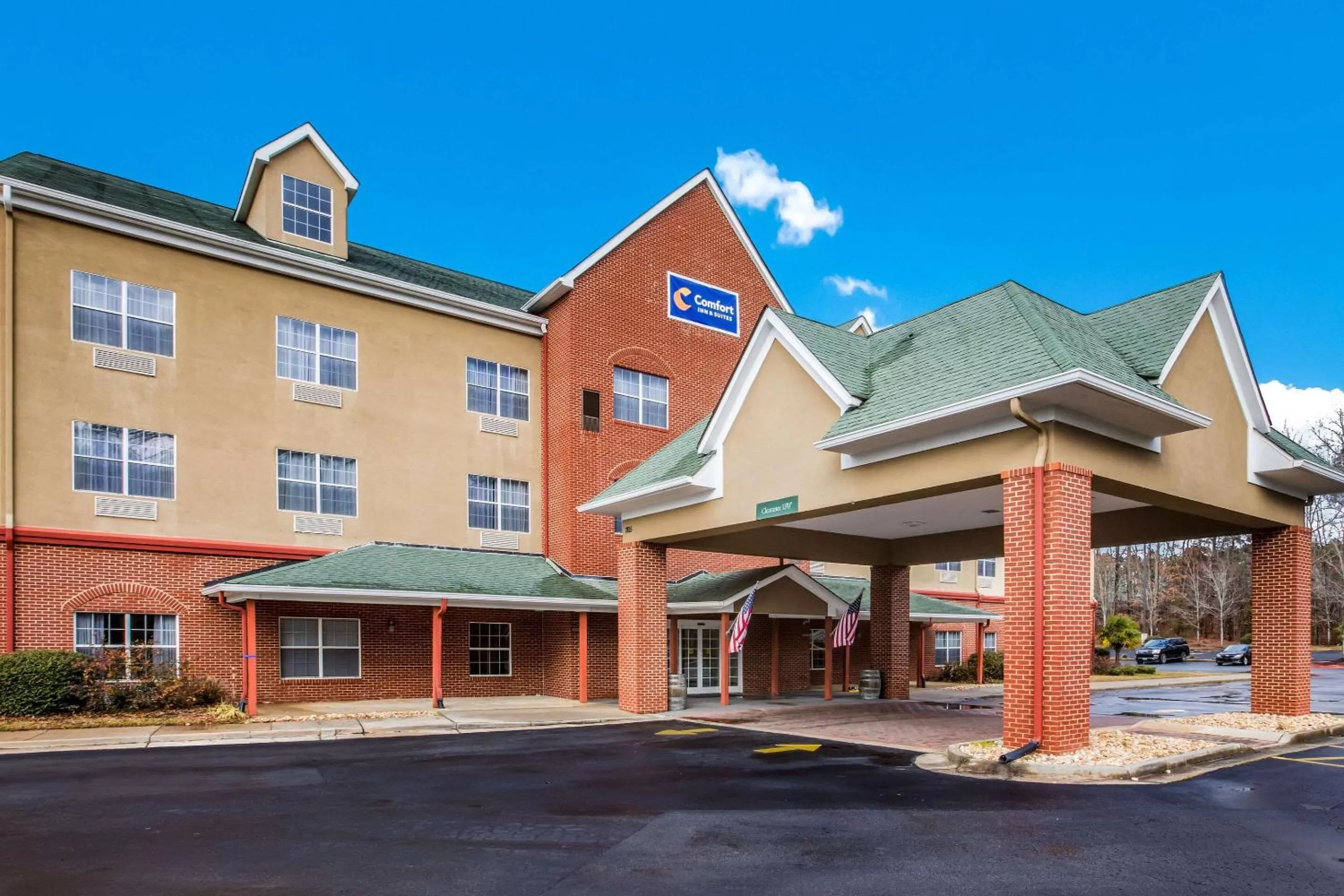 Property building in Comfort Inn & Suites Fairburn - Atlanta Southwest