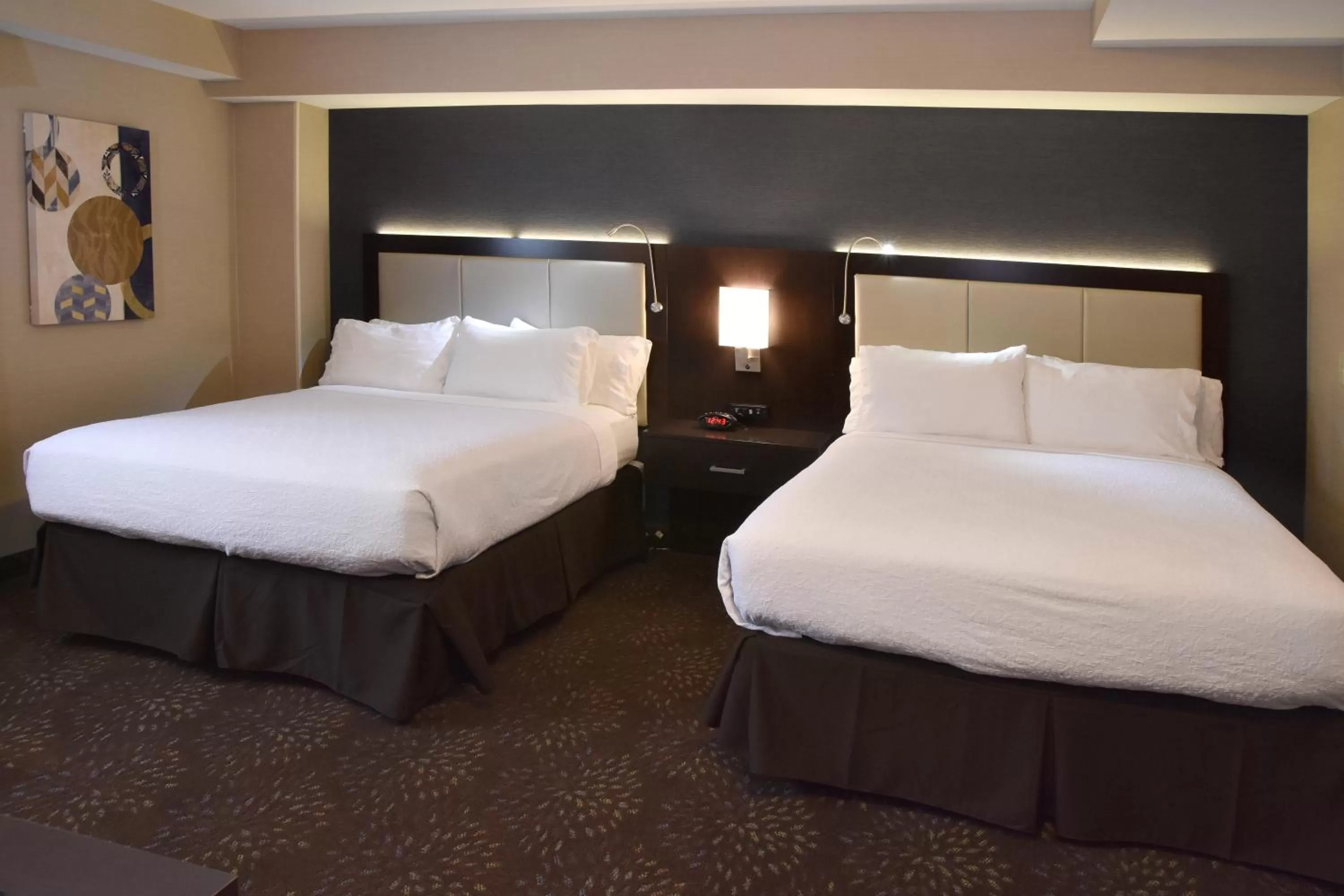 Photo of the whole room, Bed in Holiday Inn Canton-Belden Village by IHG