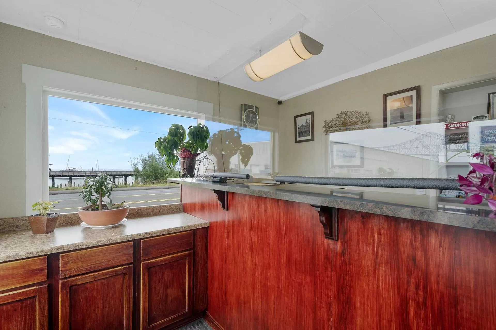 Lobby or reception in Astoria Rivershore Motel